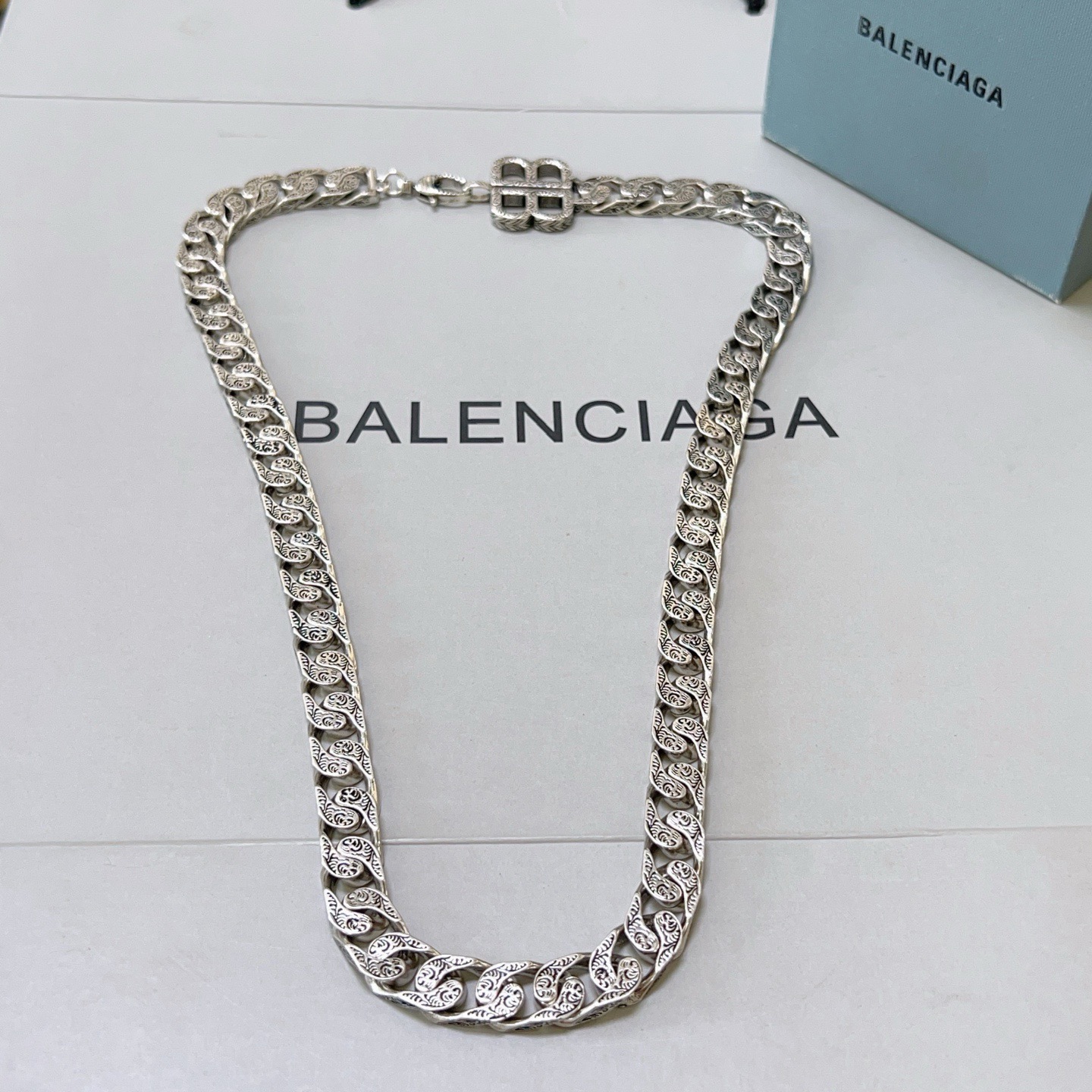 NO:818392,Batch original single goods new products Balenciaga necklace Balenciaga new necklace counter consistent fine details workmanship every detail process in place fine design craftsmanship hot models shipped unique design retro style Balenciaga necklace, jewelry boutique, balenciaga, balenciaga, necklace19860909批 原单货新品 巴黎世家项链 Balenciaga 新款项链专柜一致 细节做工精细 每个细节流程到位 设计工艺精细 火爆款出货 设计独特 复古风格 巴黎世家项链,饰品精品,balenciaga,balenciaga,necklace,Jewelry