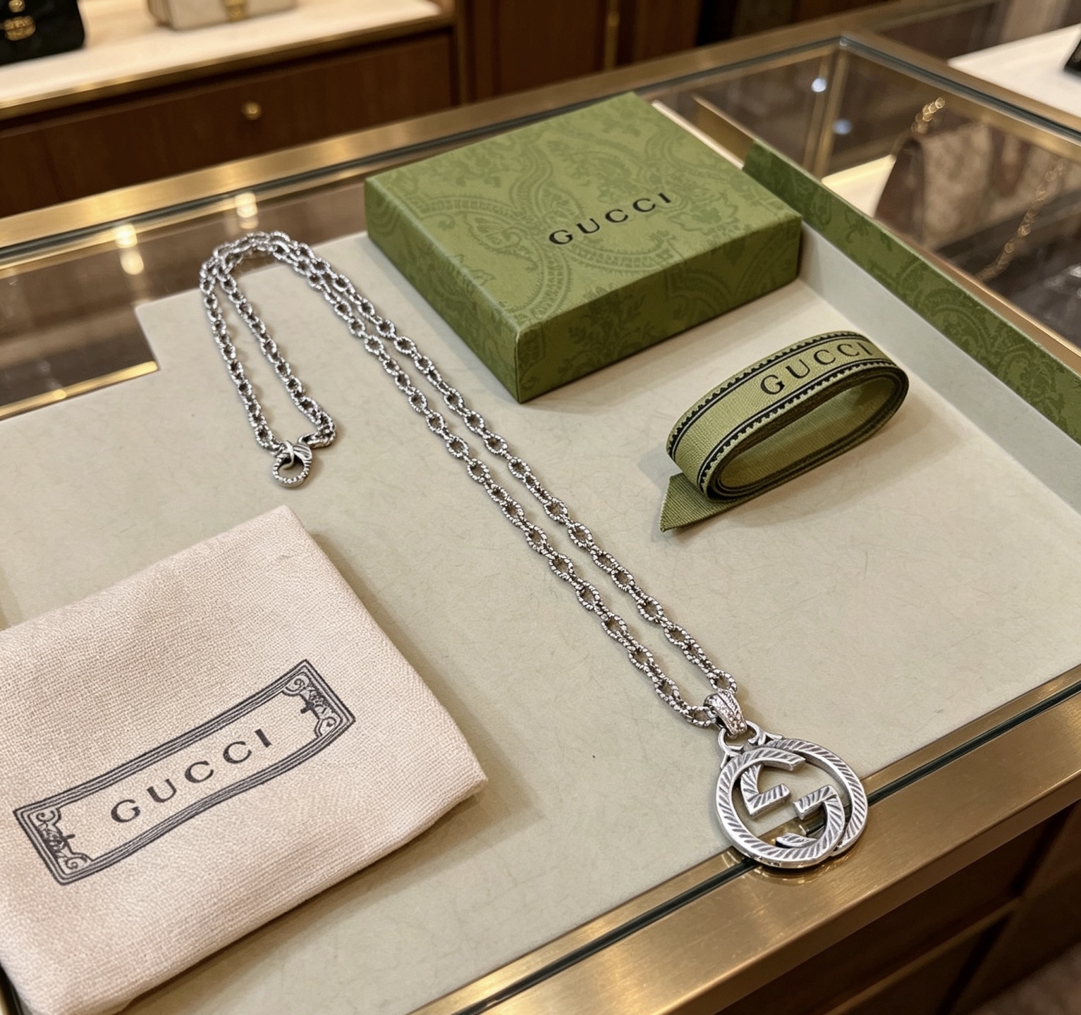 NO:818159,Batch Gucci Necklace Gucci Necklace 2026 latest chain with higher grade Star same style Anger Forest series double G new Gucci Necklace Chain length 60 cm can be changed in length Details distressed version Non-market glossy version This has been out Gucci's best-selling model Very good match with trendy clothes, high-quality jewelry, gucci, necklace19860909批 古驰项链古驰项链2026最新款链条档次更高明星同款Anger Forest系列双G新款古驰项链 链长60厘米可改长度 细节对版做旧处理 非市面亮面版型 这款一直在出 古驰里面热卖款 非常好搭配潮流衣服,饰品精品,gucci,necklace,Jewelry