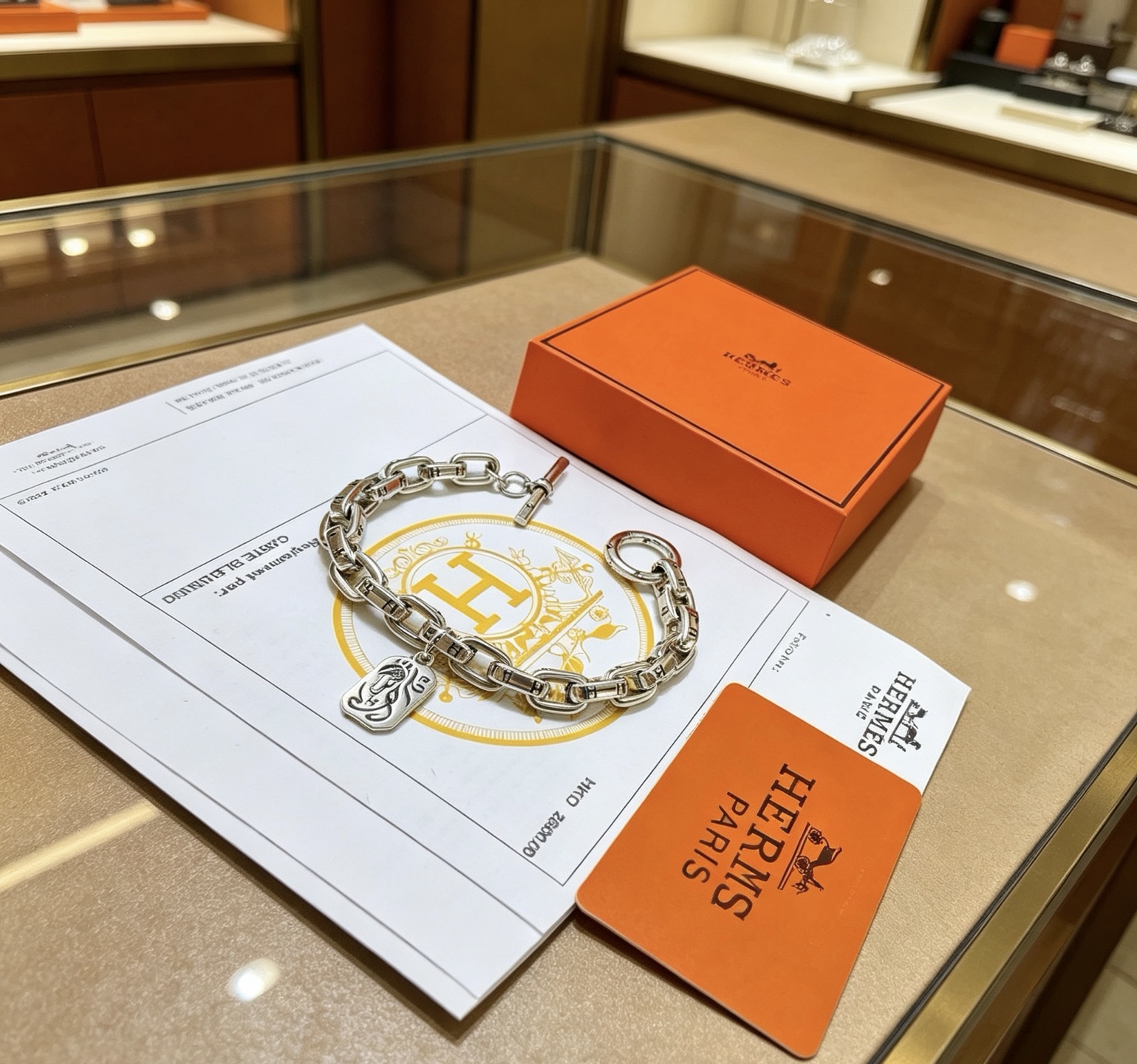 NO:818179,Batch. New thickened version of Hermès bracelet. Platinum version. High-end Seiko version. [Color] [Color] Many Internet celebrities have the same style. Hermès bracelets are a test of the master's craftsmanship. It is not easy to ensure that every detail is in place.  24cm, fine jewelry, hermes, bracelet19860909批.新款爱马仕手链加厚版 铂金版.高级精工版[色][色]众多网红同款 爱马仕手链太考验师傅的手艺了 要确保每个细节都到位不简单[色][色] 高端定制 男女同款 爱马仕火爆 1:1超精赞明星 同款 k金质感,精工高端工艺打造出炉. 上手真的赞爆码数18.20. 22. 24cm,饰品精品,hermes,bracelet,Jewelry