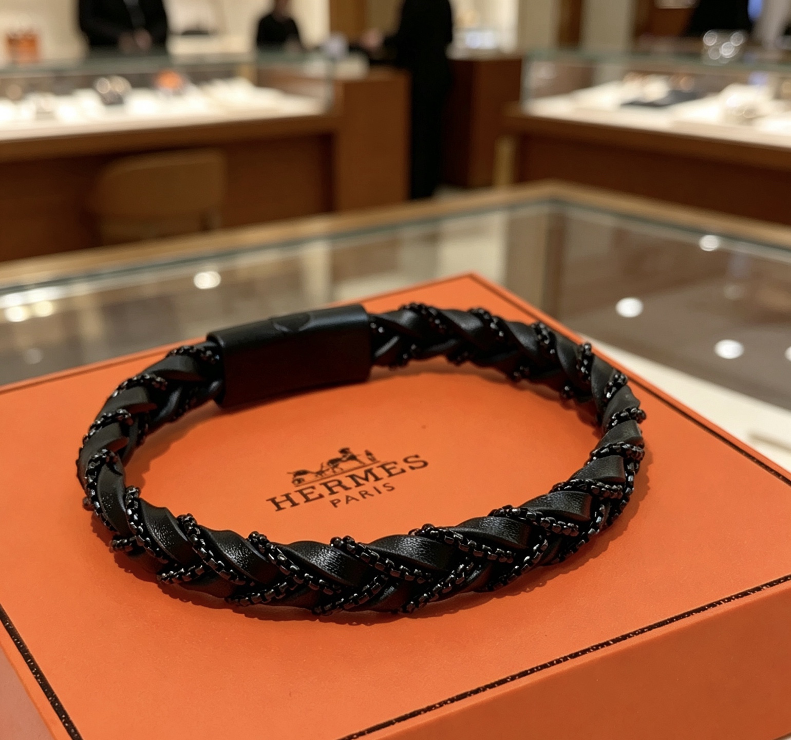NO:860508,Batch. New Hermes Hermes bracelet braided bracelet thickened version, gold version. High-end Seiko version [color] [color] Many Internet celebrities have the same style. Hermes bracelets are a test of the master's craftsmanship. It is not easy to ensure that every detail is in place [color] [color] High-end customization. Same style for men and women. Hermès is popular. 1:1 super refined star. The same K gold texture, crafted with high-end craftsmanship.  It’s really amazing to use, fine jewelry, hermes, hermes, bracelet, gold19860909批.新款Hermes爱马仕手链编织手绳加厚版 黄金版.高级精工版[色][色]众多网红同款 爱马仕手链太考验师傅的手艺了 要确保每个细节都到位不简单[色][色] 高端定制 男女同款 爱马仕火爆 1:1超精赞明星 同款 k金质感,精工高端工艺打造出炉. 上手真的赞爆,饰品精品,hermes,hermes,bracelet,gold,Jewelry