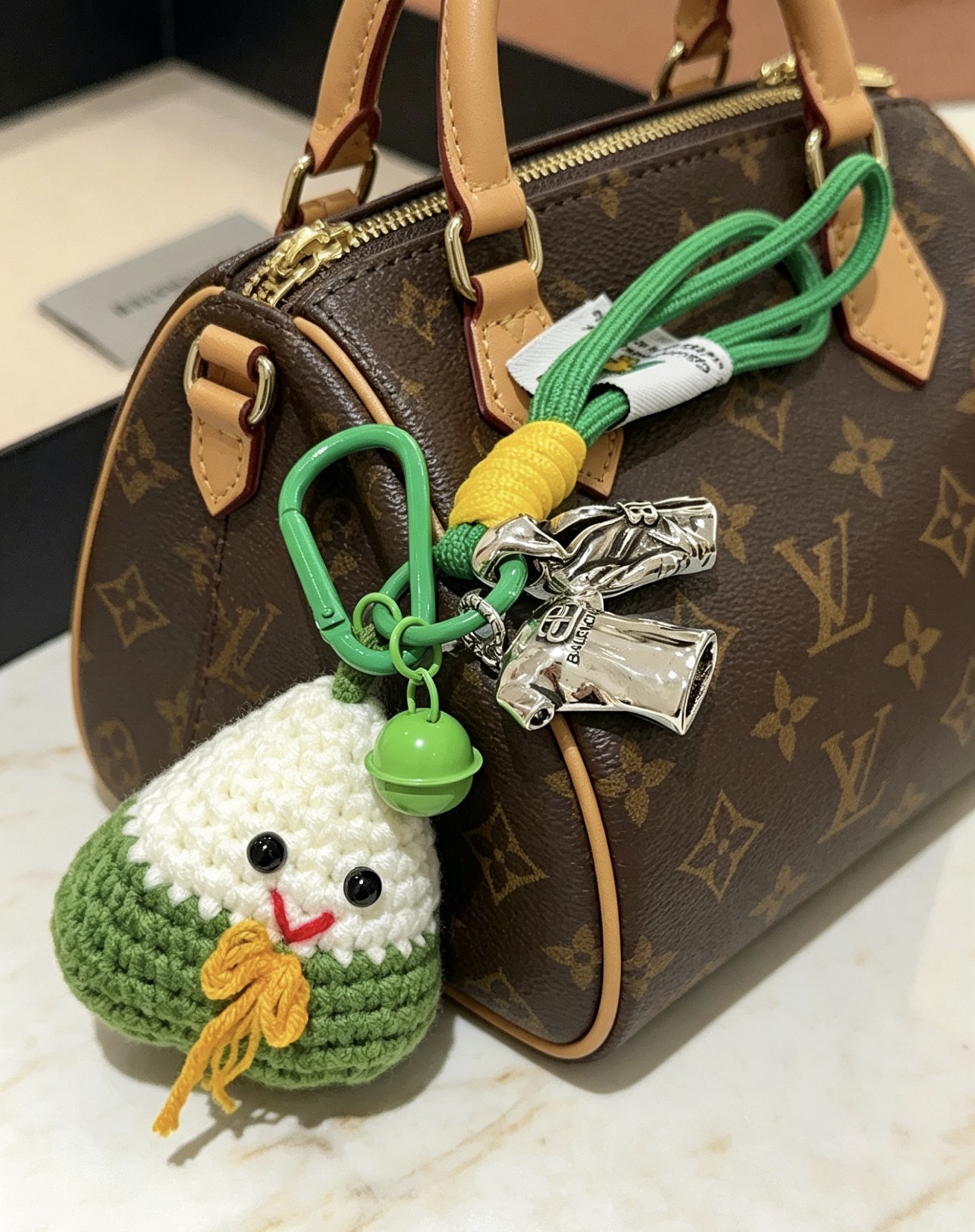 NO:860626,A new batch of Dragon Boat Festival rice dumpling keychains are released. Balenciaga bag charms keychains. Balenciaga keychains. The latest bag charms are of higher quality and are the same style as celebrities. Classic co-branded design concept keychain series. The details are distressed. Unmarketed glossy version. This one has been out. The best-selling model in Balenciaga. Very good match with trendy backpacks, jewelry boutiques, balenciaga, backpacks, keychains.19860909批端午节粽子钥匙扣新品发布 巴黎世家包包挂饰钥匙扣 巴黎世家钥匙扣 最新款包包挂饰档次更高明星同款 经典款联名设计理念钥匙扣系列 细节对版做旧处理 非市面亮面版型 这款一直在出 巴黎世家里面热卖款 非常好搭配潮流背包,饰品精品,balenciaga,backpacks,keychain,Jewelry