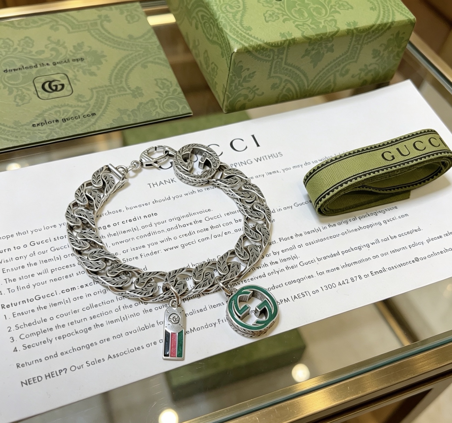 NO:858858,Batch. The latest luxury version bracelet. Pay attention to the details. Exclusive high quality Gucci bracelet. The latest classic style. Exquisite regardless of style and texture. It is absolutely top-notch. You can understand it at a glance. Super nice. The best choice to match clothes. A must-have artifact for men and women. Size 17 to 24 cm. Boutique jewelry, gucci, gucci, bracelet.19860909批. 最新出炉土豪版手链 认准细节 独家高品质 Gucci古驰手链最新款的经典款 精致无论款式 质感 都是绝对的顶尖feel 只要看一眼就懂了超 nice 搭配衣服最佳的选择,男女同款必备神器 码数17到24公分,饰品精品,gucci,gucci,bracelet,Jewelry