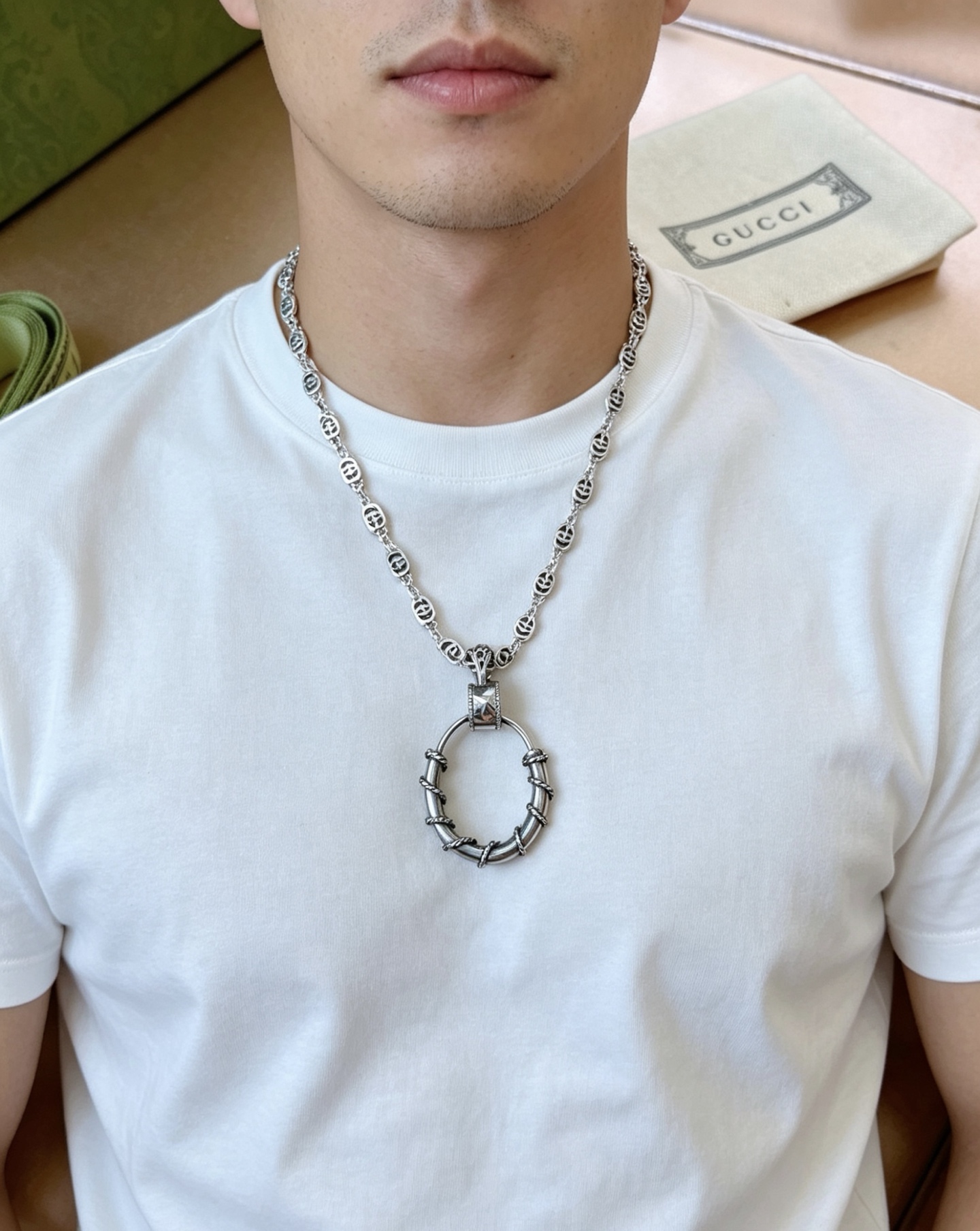 NO:858820,Batch. The latest model of Gucci necklace has a higher grade. The same style as the celebrity Anger Forest series double G pattern necklace. The chain length is 60 cm and the length can be changed. The details are distressed. The shiny version is not available in the market. This model has been on sale. It is a best-selling model in Gucci. It is very suitable for fashionable clothes, high-quality jewelry, Gucci, and necklaces.19860909批. 古驰项链最新款链条档次更高明星同款Anger Forest系列双g图案项链 链长60厘米可改长度 细节对版做旧处理 非市面亮面版型 这款一直在出 古驰里面热卖款 非常好搭配潮流衣服,饰品精品,gucci,necklace,Jewelry