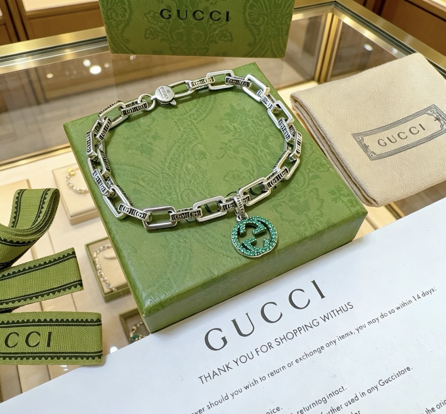 。 古驰推荐款最新古驰绿钻手链出炉🌼 Gucci古驰手链最新款的经典款 精致无论款式 质感 都是绝对的顶
