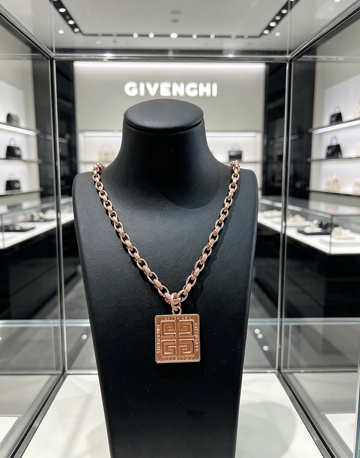 NO:858472,Batch of original single goods, new products, Givenchy necklace, GIVENCHY new necklace counter, consistent details, fine workmanship, every detail process is in place, fine design craftsmanship, hot models shipped, unique design, retro style, Givenchy necklace, jewelry boutique, givenchy, givenchy, necklace19860909批 原单货新品 纪梵希项链GIVENCHY新款项链专柜一致 细节做工精细 每个细节流程到位 设计工艺精细 火爆款出货 设计独特 复古风格 纪梵希项链,饰品精品,givenchy,givenchy,necklace,Jewelry