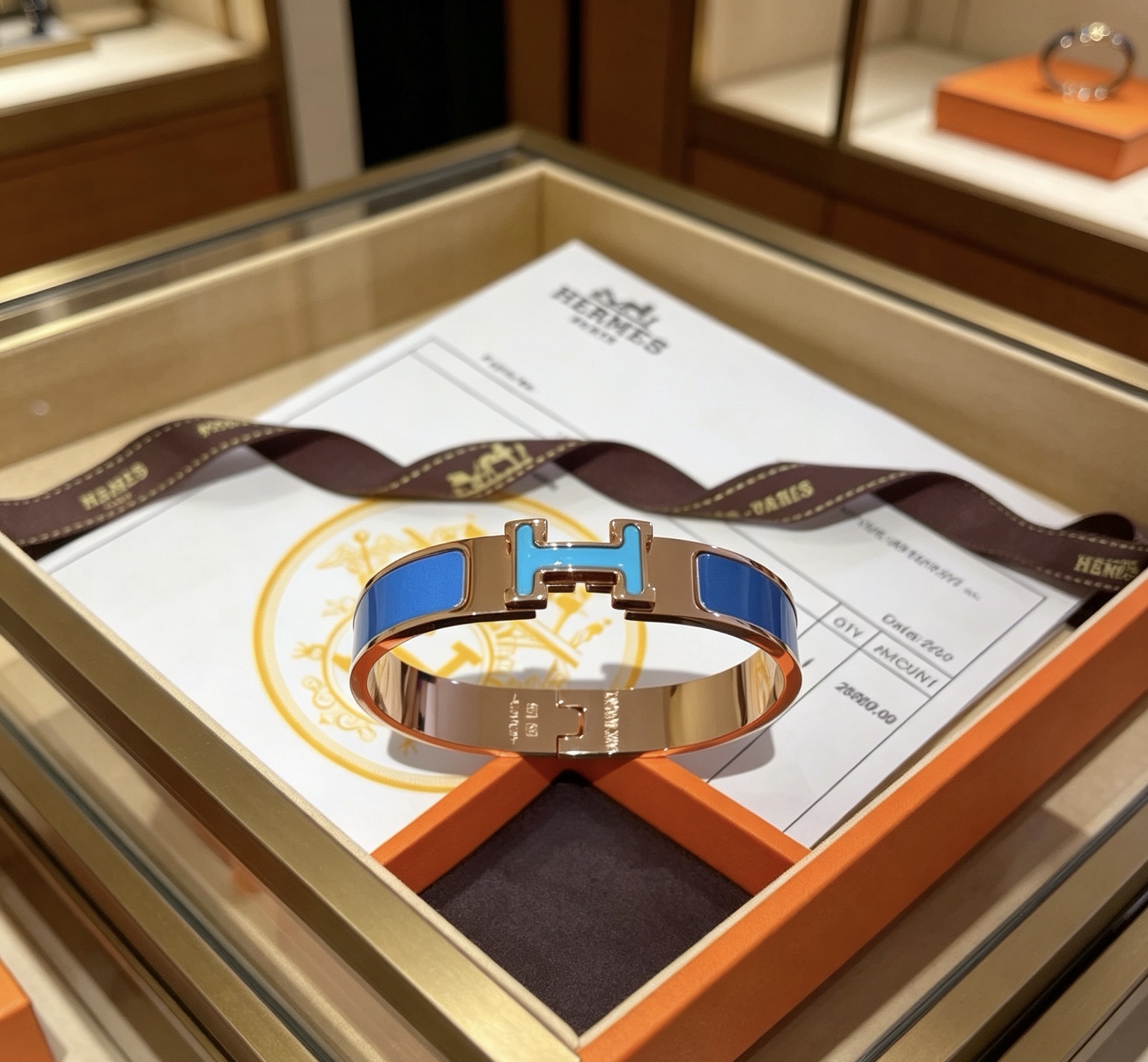 NO:858513,Batch. Hermes Hermes bracelet, original customized bracelet, enamel craftsmanship is a test of the master's skills. Make sure the color is hand-made [color][color]. High-end customization. Goddesses all love Hermes hot bracelets. Super exquisite and praise all goddesses and stars. The same style. High-end franc material, K gold texture, Seiko pure handmade product. It's really amazing to get started. Boutique jewelry, hermes, hermes, bracelet19860909批. Hermes 爱马仕手镯 原版定制 手环 珐琅工艺太考验师傅的手艺了 要确保色泽手工制作好[色][色] 高端定制 女神 都爱爱马仕火爆手镯 超精赞各路女神 明星 同款 高端法郎材质,k金质感,精工纯手工出品上手真的赞,饰品精品,hermes,hermes,bracelet,Jewelry