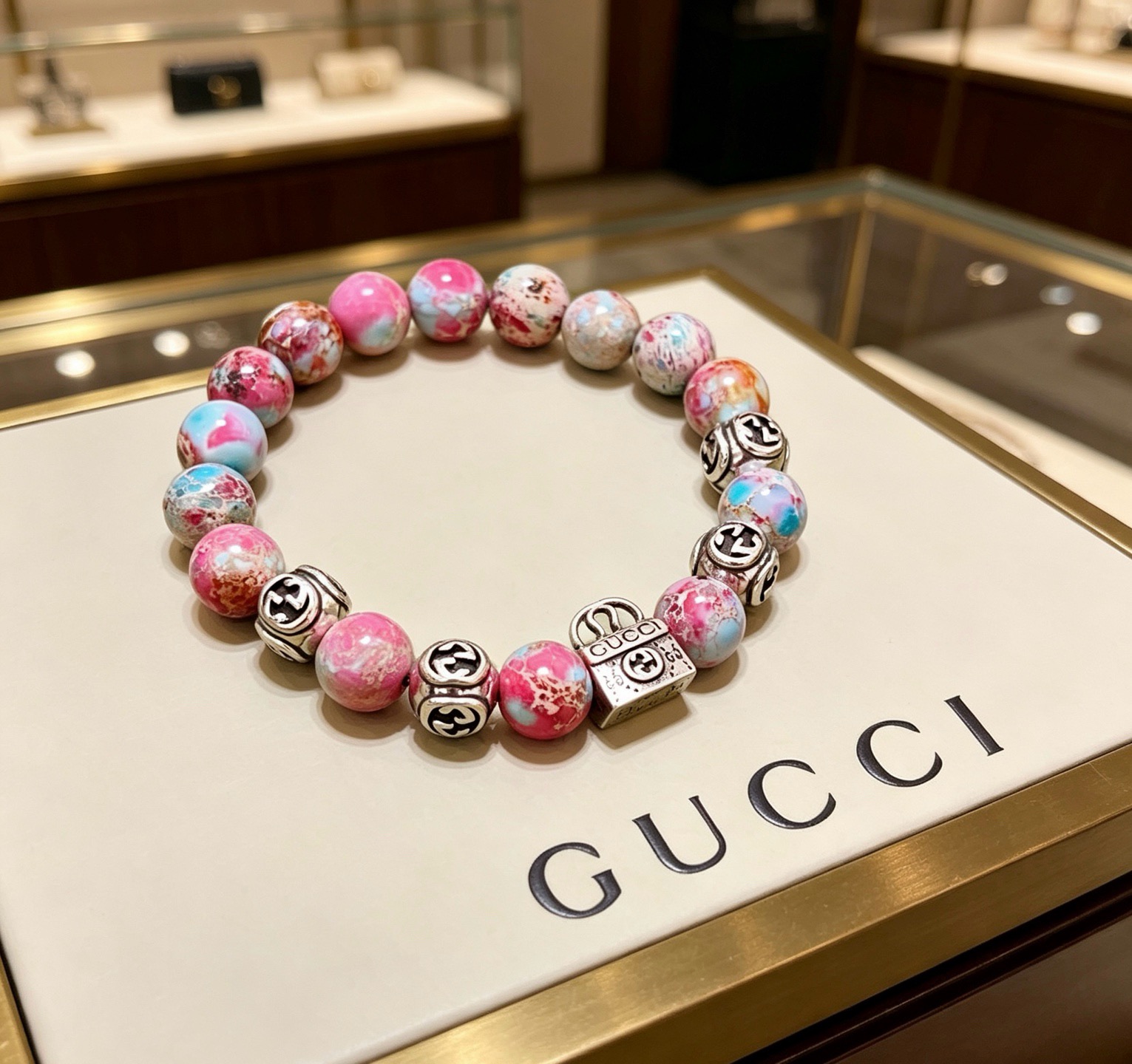 NO:858625,Batch New Product Release Gucci Bracelet Luxurious Gucci Bracelet Snakeskin Stone Bracelet Agate Same for Men and Women The latest full beaded bracelet is of higher quality Stars have the same style Anger Forest Series Double G Retro Gucci Bracelet Size: 16-24 cm The details are distressed and not available in the market Glossy version Not available in the market Ordinary make this one has been out The best-selling model in Gucci Very good to match clothes, jewelry boutiques, gucci, bracelet, snakeskin19860909批 新品发布 古驰手链奢华古驰手串 蛇皮石手链玛瑙男女同款 最新款全件串珠手链档次更高明星同款Anger Forest系列双g复古古驰手链 尺寸:16-24厘米 细节对版做旧处理 非市面亮面版型 非市面普通做这款一直在出 古驰里面热卖款 非常好搭配衣服,饰品精品,gucci,bracelet,snakeskin,Jewelry
