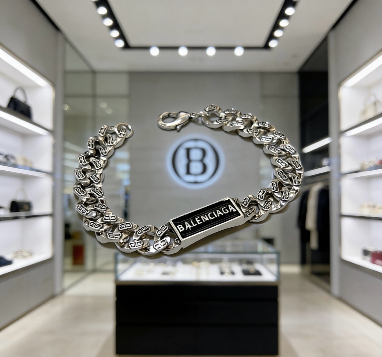 NO:859946,Batch. Original new product Balenciaga Balenciaga Bracelet Counter Same Balenciaga Bracelet Men's hot model shipped Unique design avant-garde A must-have for men and women!  Size 18 20 22 24cm, fine jewelry, balenciaga, balenciaga, bracelet19860909批. 原单货新品 巴黎世家 Balenciaga手链专柜一致巴黎世家手链 男士火爆款出货 设计独特 前卫 男女必备！码数18 20 22 24cm,饰品精品,balenciaga,balenciaga,bracelet,Jewelry