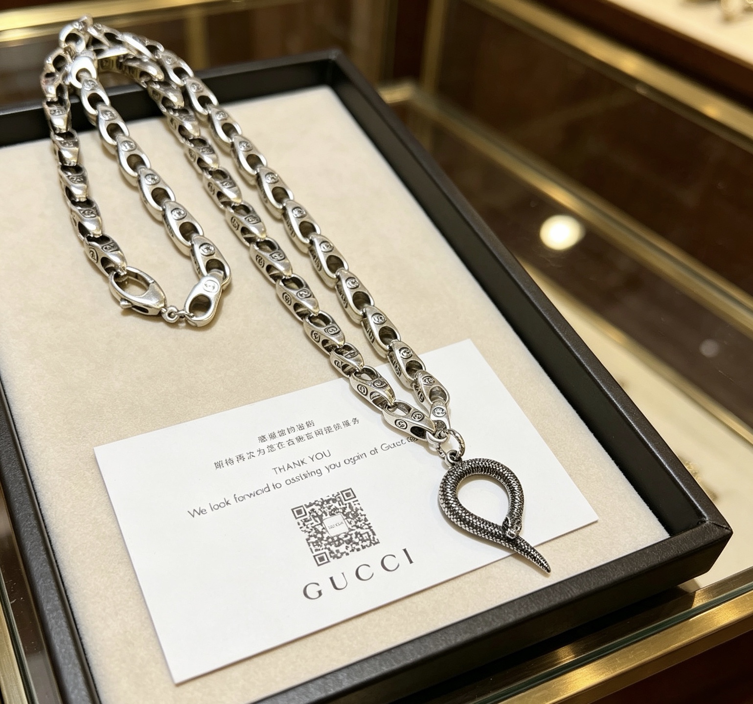 NO:860053,Batch, it’s so handsome. Gucci necklace 2026 latest chain has a higher grade. The same classic model for celebrities. Anger Forest series double G Gucci necklace. The details are distressed. The shiny version is not available in the market. This one has been out. It is a best-selling model in Gucci. It is very good to match trendy clothes, fine jewelry, gucci, necklace.19860909批 太帅啦 古驰项链2026最新款链条档次更高明星同款经典款Anger Forest系列双G古驰项链 细节对版做旧处理 非市面亮面版型 这款一直在出 古驰里面热卖款 非常好搭配潮流衣服,饰品精品,gucci,necklace,Jewelry
