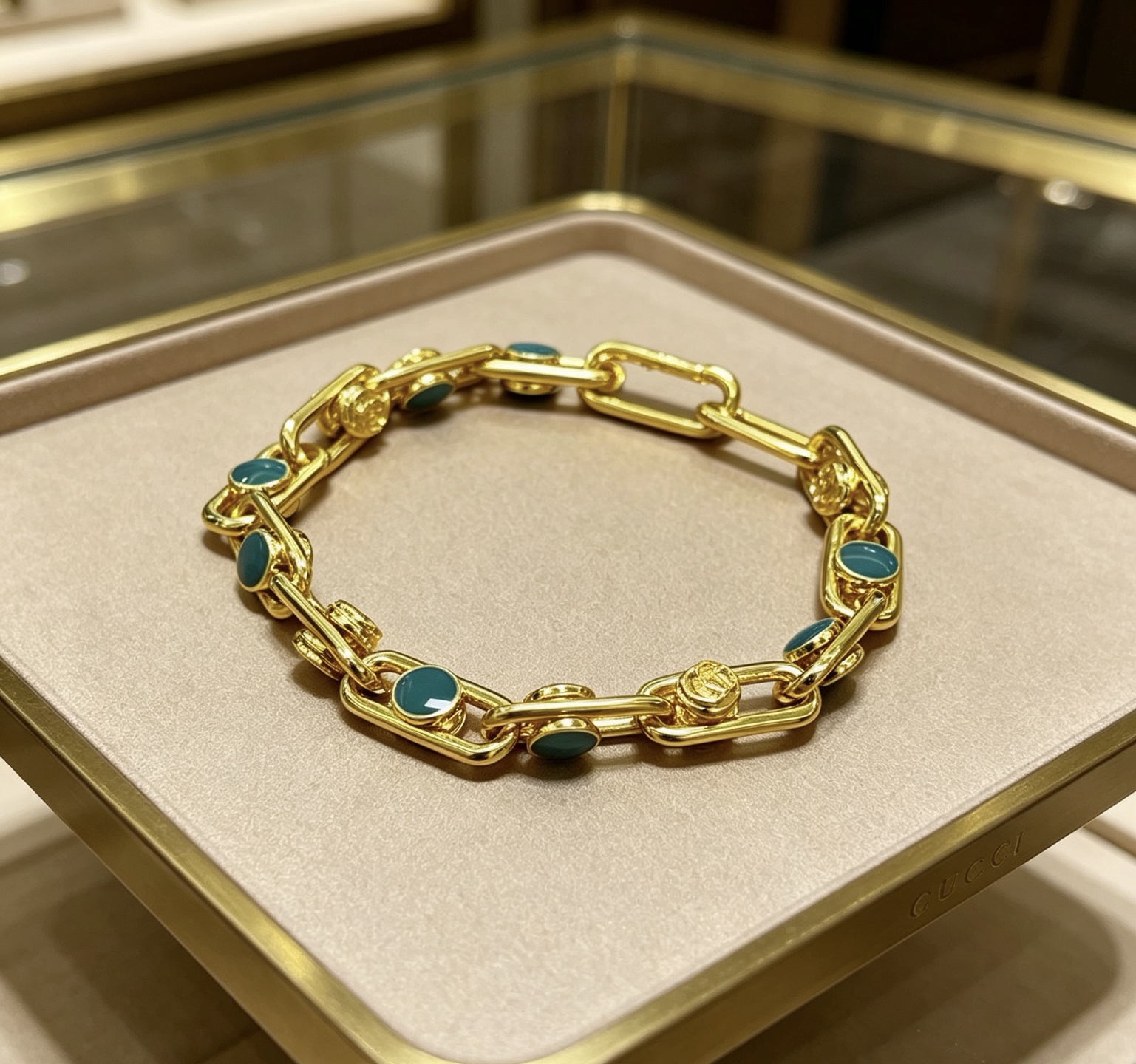 NO:860191,Batch. 2026 latest luxury Gucci bracelet. High-end brand customization. The ceiling in the bracelet. Luxurious lineup design concept. Gucci Gucci bracelet, the latest classic model. Exquisite regardless of style and texture, it is absolutely top-notch. You can understand the original logo at a glance. Super nice. Favorite choice for matching clothes. Same style for men and women. Must-have artifact, boutique jewelry, gucci, gucci, bracelet19860909批 . 2026最新出炉奢华古驰手链.高端品牌定制 手链中的天花板 豪华阵容设计理念 Gucci古驰手链最新款的经典款 精致无论款式 质感 都是绝对的顶尖feel 只要看一眼就懂了原版logo 超 nice 搭配衣服最喜欢选择,男女同款 必备神器,饰品精品,gucci,gucci,bracelet,Jewelry
