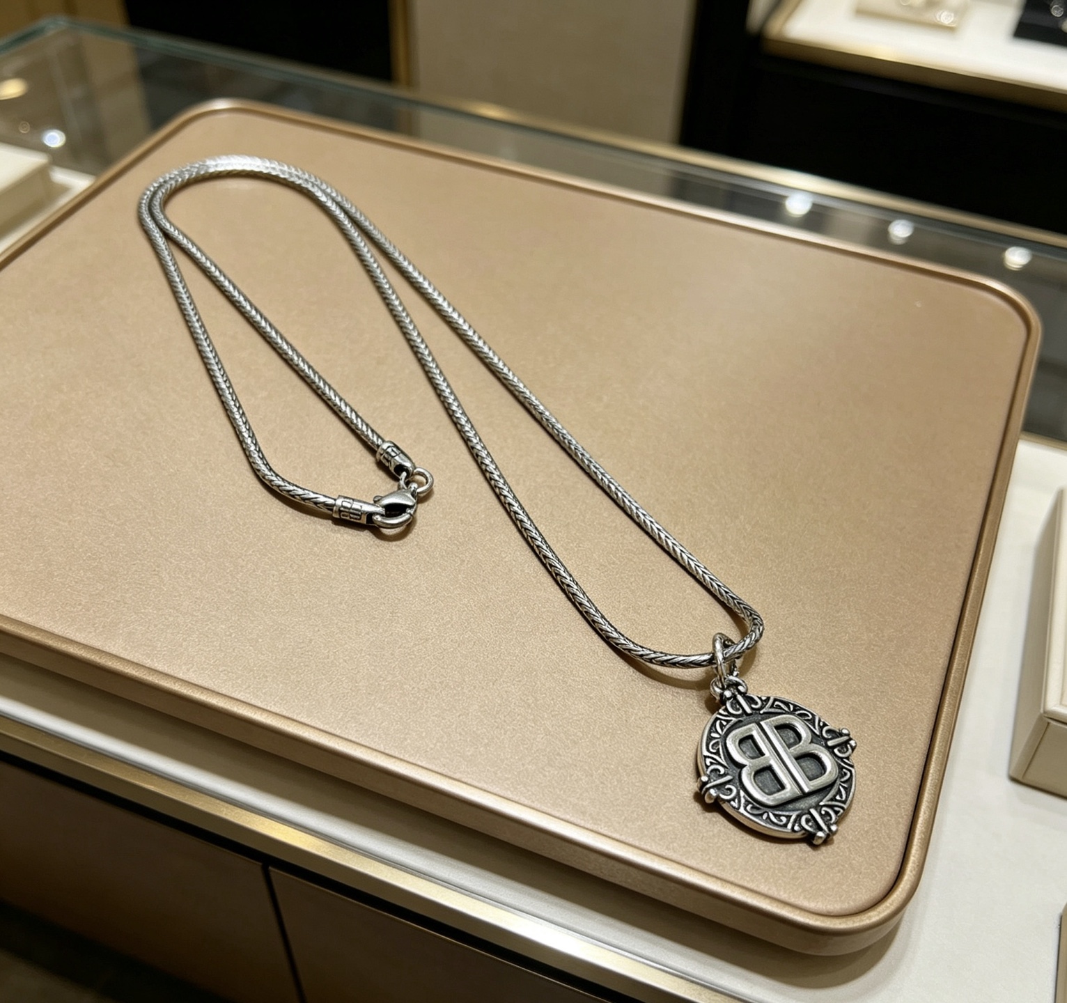NO:860192,Batch original single goods new products Balenciaga necklace Balenciaga new necklace counter consistent fine details workmanship every detail process in place fine design craftsmanship hot models shipped unique design retro style Balenciaga necklace, jewelry boutique, balenciaga, balenciaga, necklace19860909批 原单货新品 巴黎世家项链 Balenciaga 新款项链专柜一致 细节做工精细 每个细节流程到位 设计工艺精细 火爆款出货 设计独特 复古风格 巴黎世家项链,饰品精品,balenciaga,balenciaga,necklace,Jewelry