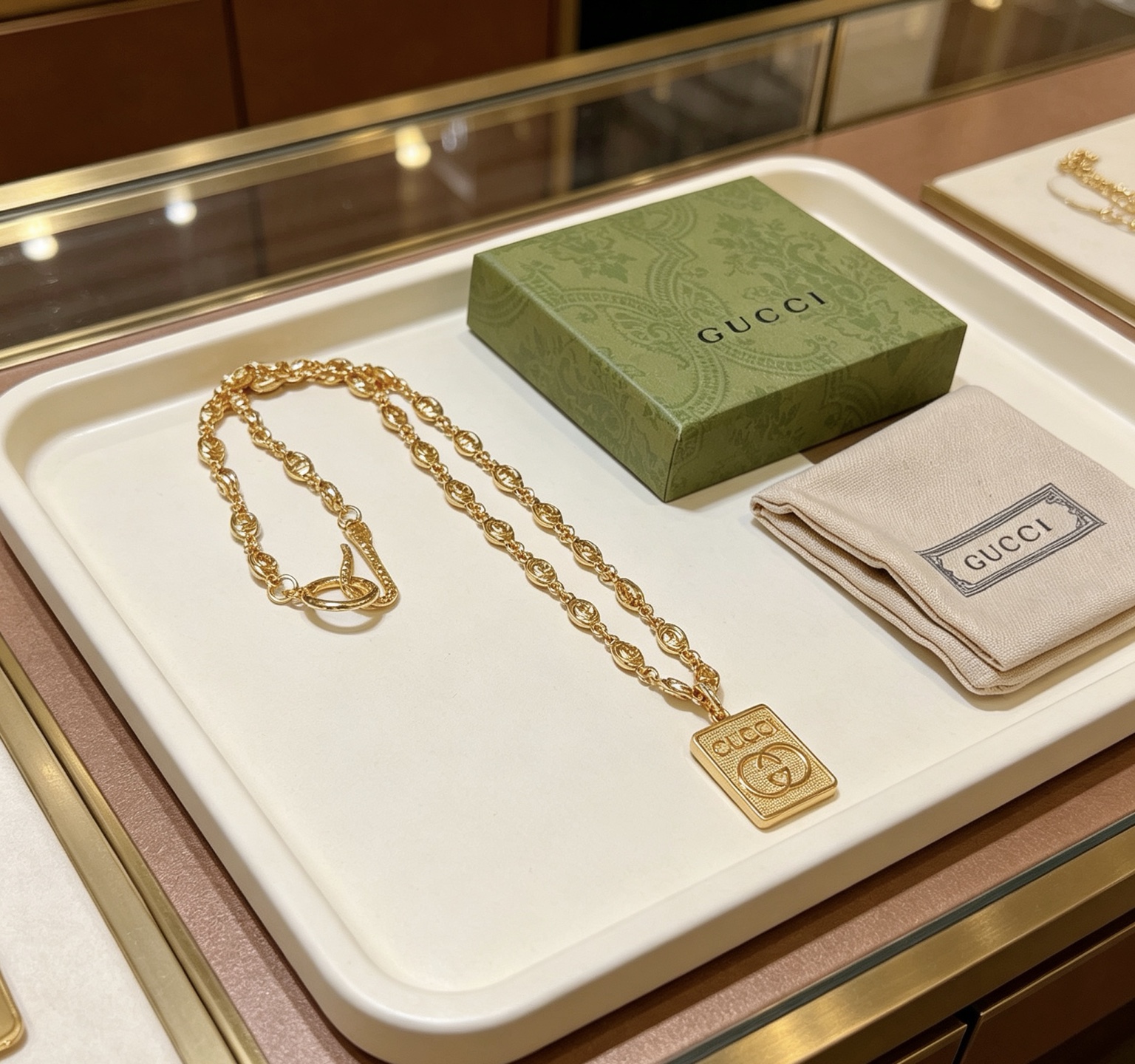 NO:879832,Batch. Gucci necklace k gold material imported custom 18k gold high-end boutique chain Gucci necklace, personalized customization is considered to be able to assist in healing the body and mind and is the bond of people's emotional communication. It brings fresh and happy energy. Gold Gucci inspiration has more connotation and is the light of wealth, which helps to attract wealth energy and bring lucky energy. It is high-end and elegant, fashionable and has a fresh sense of life., jewelry boutique, gucci, necklace, gold19860909批. 古驰项链k金材质 进口定制 18k金高端精品链条古驰项链,个性定制被认为可以辅助治愈身心是人们情感沟通的纽带带来清新,快活的能量黄金古驰灵感更有内涵亦是财富之光有助于吸引财富能量,带来幸运的能量.高级优雅不俗,时尚又带一种清新的生命感.,饰品精品,gucci,necklace,gold,Jewelry