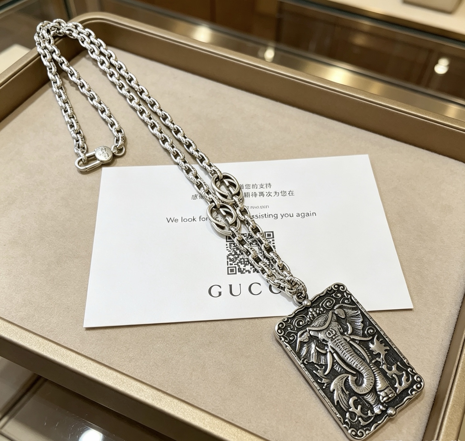 NO:879855,Batch of new products released Italian official announcement Gucci necklace’s latest chain has a higher grade. The same model as the star’s Anger Forest series Double G classic design concept necklace series Retro silver necklace The details are distressed and the version is not available in the market. This model has been released. It is a best-selling model in Gucci. It is very suitable for trendy clothes, high-quality jewelry, gucci, and necklace.19860909批新品发布 意大利官宣 古驰项链最新款链条档次更高明星同款Anger Forest系列双G经典款设计理念项链系列复古银项链 细节对版做旧处理 非市面亮面版型 这款一直在出 古驰里面热卖款 非常好搭配潮流衣服,饰品精品,gucci,necklace,Jewelry