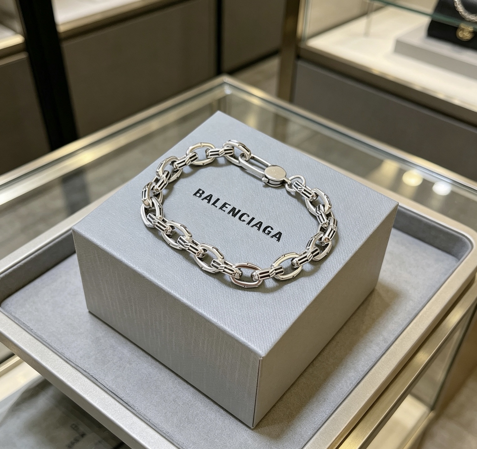 原单货🔹🔹新品 巴黎世家 Balenciaga手链🔹专柜一致巴黎世家手链 男士火爆款出货 设计独特 前卫