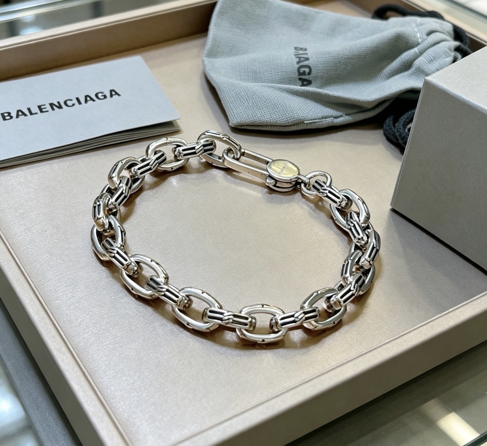 原单货🔹🔹新品 巴黎世家 Balenciaga手链🔹专柜一致巴黎世家手链 男士火爆款出货 设计独特 前卫