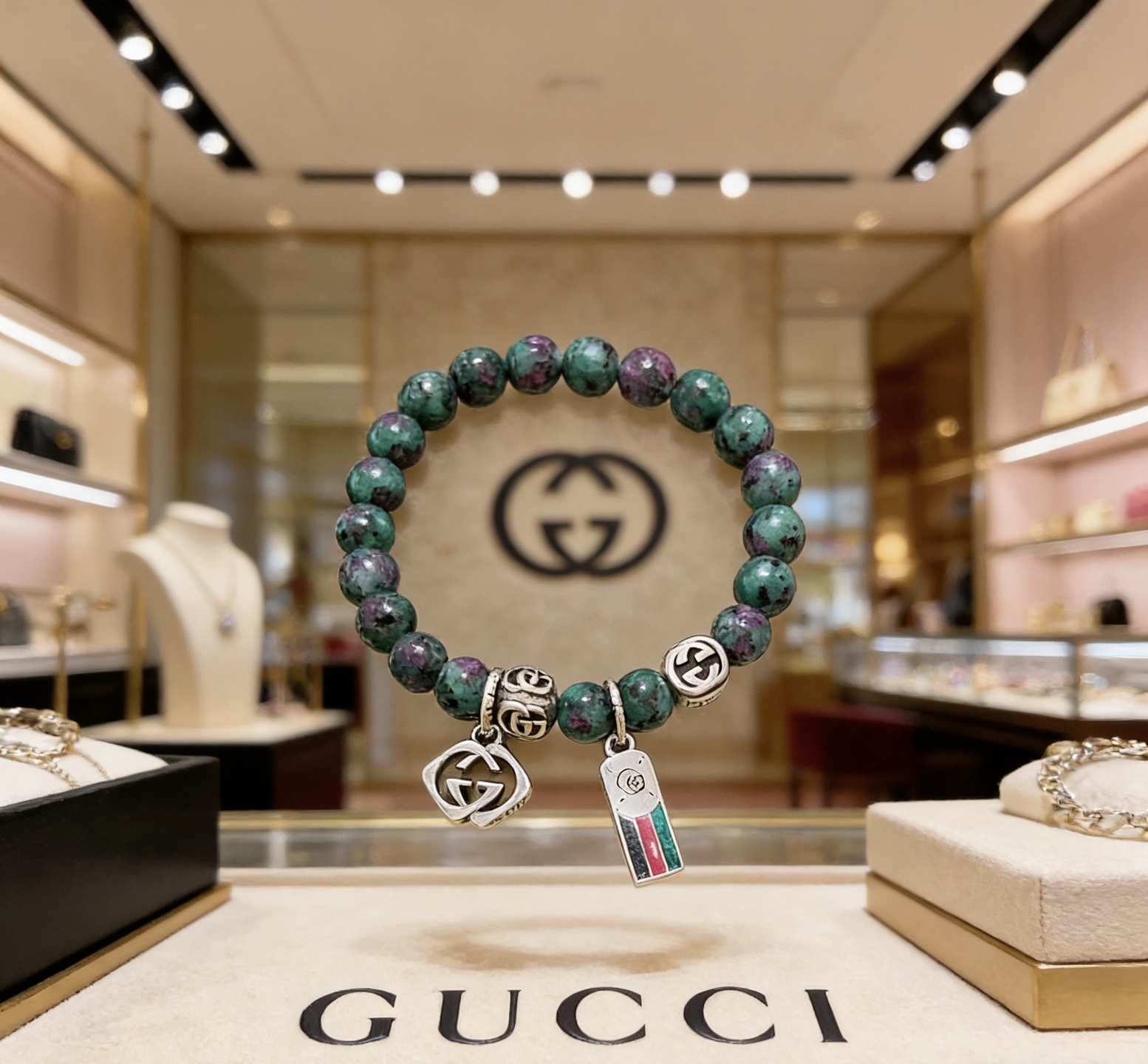 NO:862520,Batch New Product Release Gucci Bracelet Luxurious Gucci Bracelet Snakeskin Stone Bracelet Agate Same for Men and Women The latest full beaded bracelet is of higher quality Stars have the same style Anger Forest Series Double G Retro Gucci Bracelet Size: 16-24 cm The details are distressed and not available in the market Glossy version Not available in the market Ordinary make this one has been out The best-selling model in Gucci Very good to match clothes, jewelry boutiques, gucci, bracelet, snakeskin19860909批 新品发布 古驰手链奢华古驰手串 蛇皮石手链玛瑙男女同款 最新款全件串珠手链档次更高明星同款Anger Forest系列双g复古古驰手链 尺寸:16-24厘米 细节对版做旧处理 非市面亮面版型 非市面普通做这款一直在出 古驰里面热卖款 非常好搭配衣服,饰品精品,gucci,bracelet,snakeskin,Jewelry