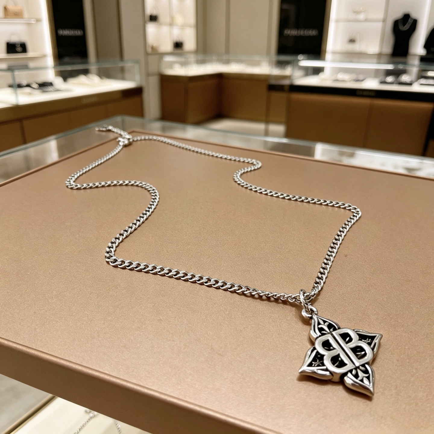 NO:862636,Batch original single goods new products Balenciaga necklace Balenciaga new necklace counter consistent fine details workmanship every detail process in place fine design craftsmanship hot models shipped unique design retro style Balenciaga necklace, jewelry boutique, balenciaga, balenciaga, necklace19860909批 原单货新品 巴黎世家项链 Balenciaga 新款项链专柜一致 细节做工精细 每个细节流程到位 设计工艺精细 火爆款出货 设计独特 复古风格 巴黎世家项链,饰品精品,balenciaga,balenciaga,necklace,Jewelry
