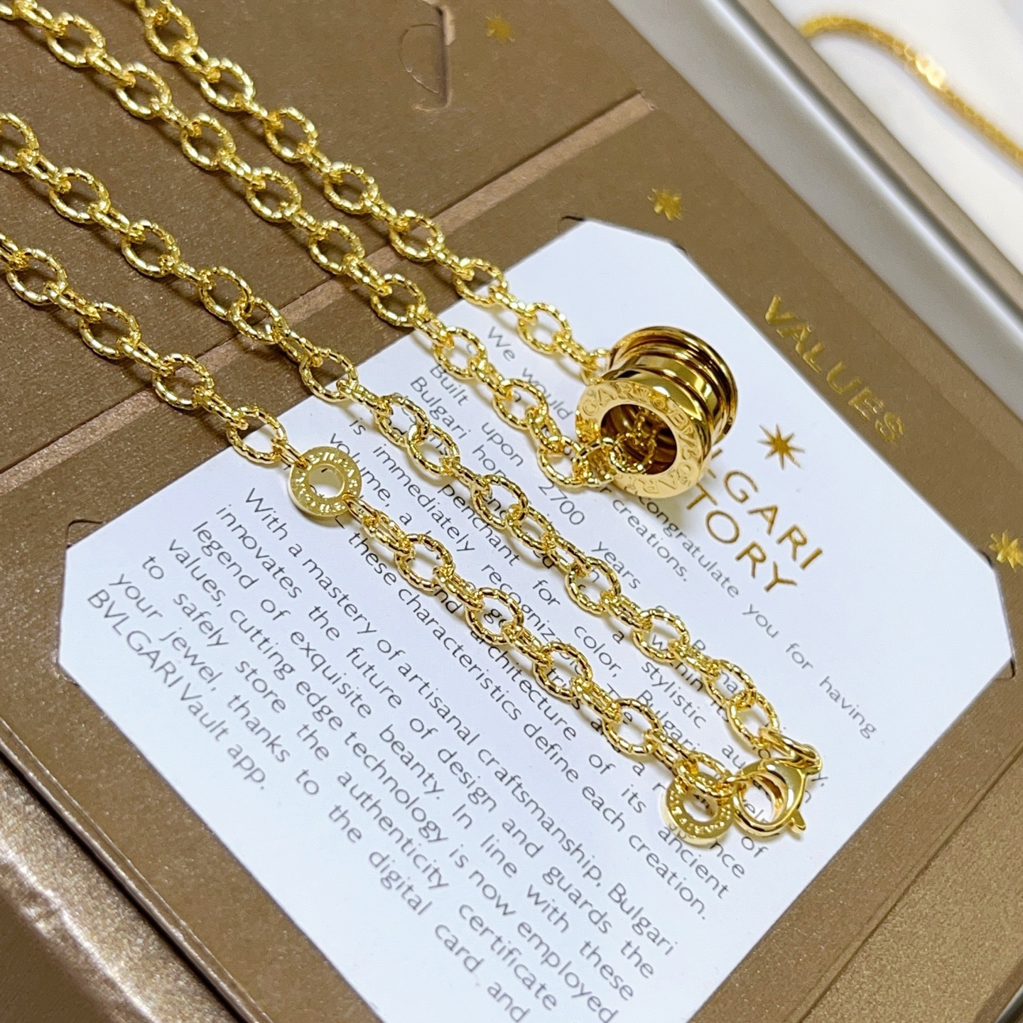 宝格丽项链V金材质 。BVLGARI宝格丽 DIVAS‘ DREAM 系列 品相完美，细节无敌，那种独特