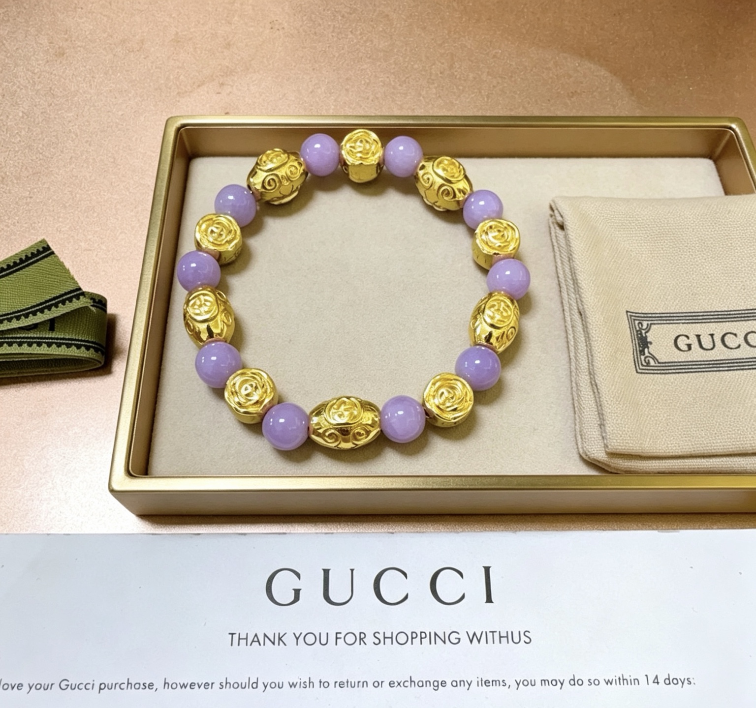 NO:862698,Batch Gucci bracelets for men and women. The latest natural crystal bracelets are of higher quality. Anger Forest series double-g amethyst crystal bracelets of the same style for celebrities. Size: 16-24 cm. Details are distressed. Non-market glossy version. Non-market ordinary ones. This model has been released. Best-selling model in Gucci. Very good to match clothes, high-quality jewelry, gucci, bracelet.19860909批 古驰手链男女同款 最新款天然水晶手链档次更高明星同款Anger Forest系列双g紫水晶水晶手链 尺寸:16-24厘米 细节对版做旧处理 非市面亮面版型 非市面普通做这款一直在出 古驰里面热卖款 非常好搭配衣服,饰品精品,gucci,bracelet,Jewelry