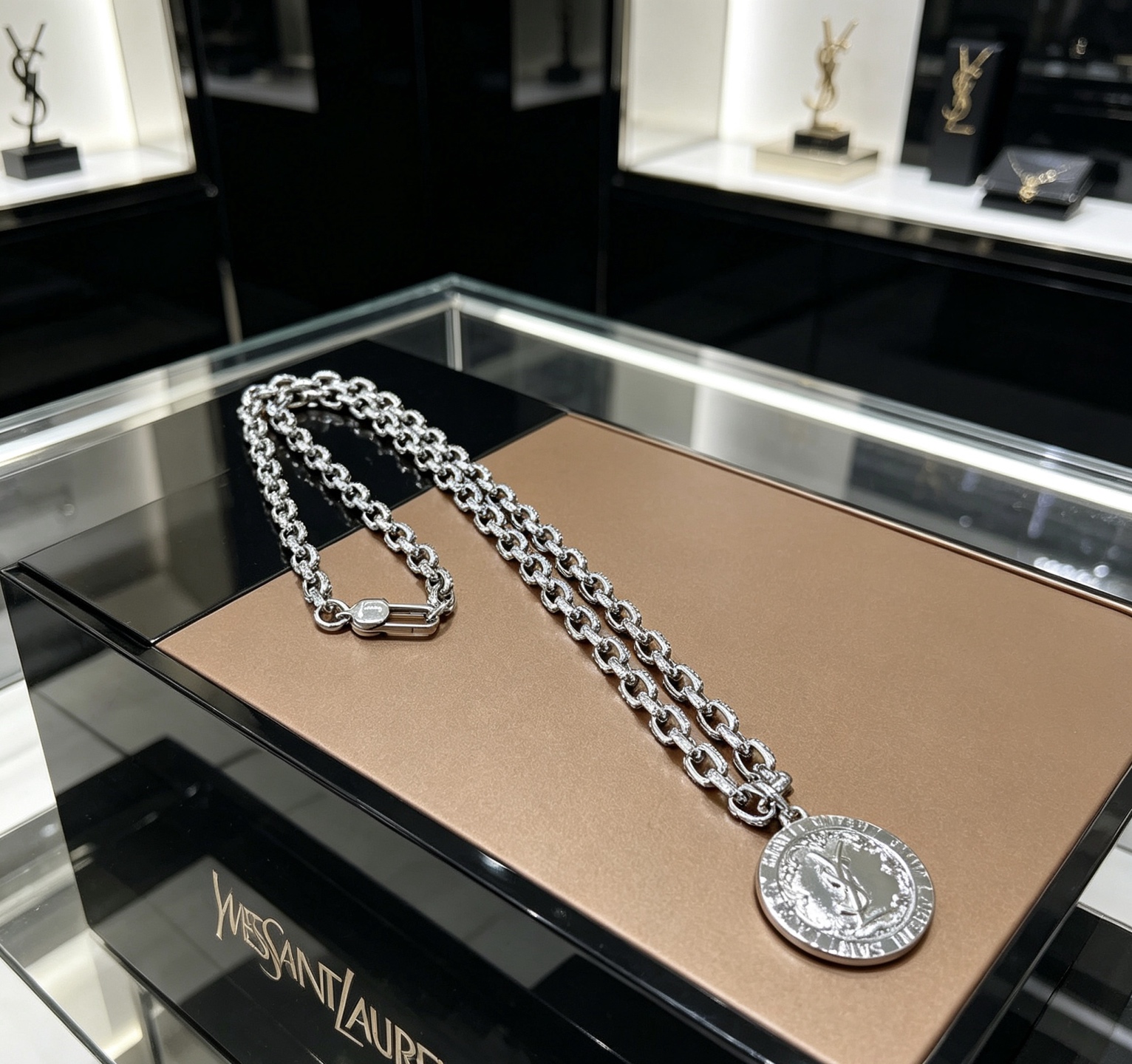 圣罗兰项链新品发布 V金材质 Yves Saint Laurent DIVAS‘ DREAM 系列 品相