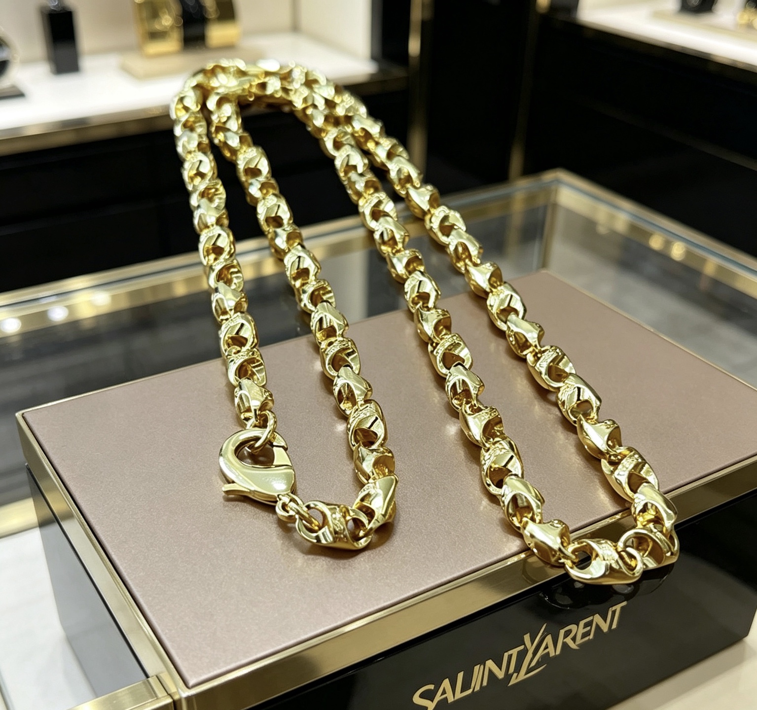 圣罗兰项链新品发布 V金材质 Yves Saint Laurent DIVAS‘ DREAM 系列 品相
