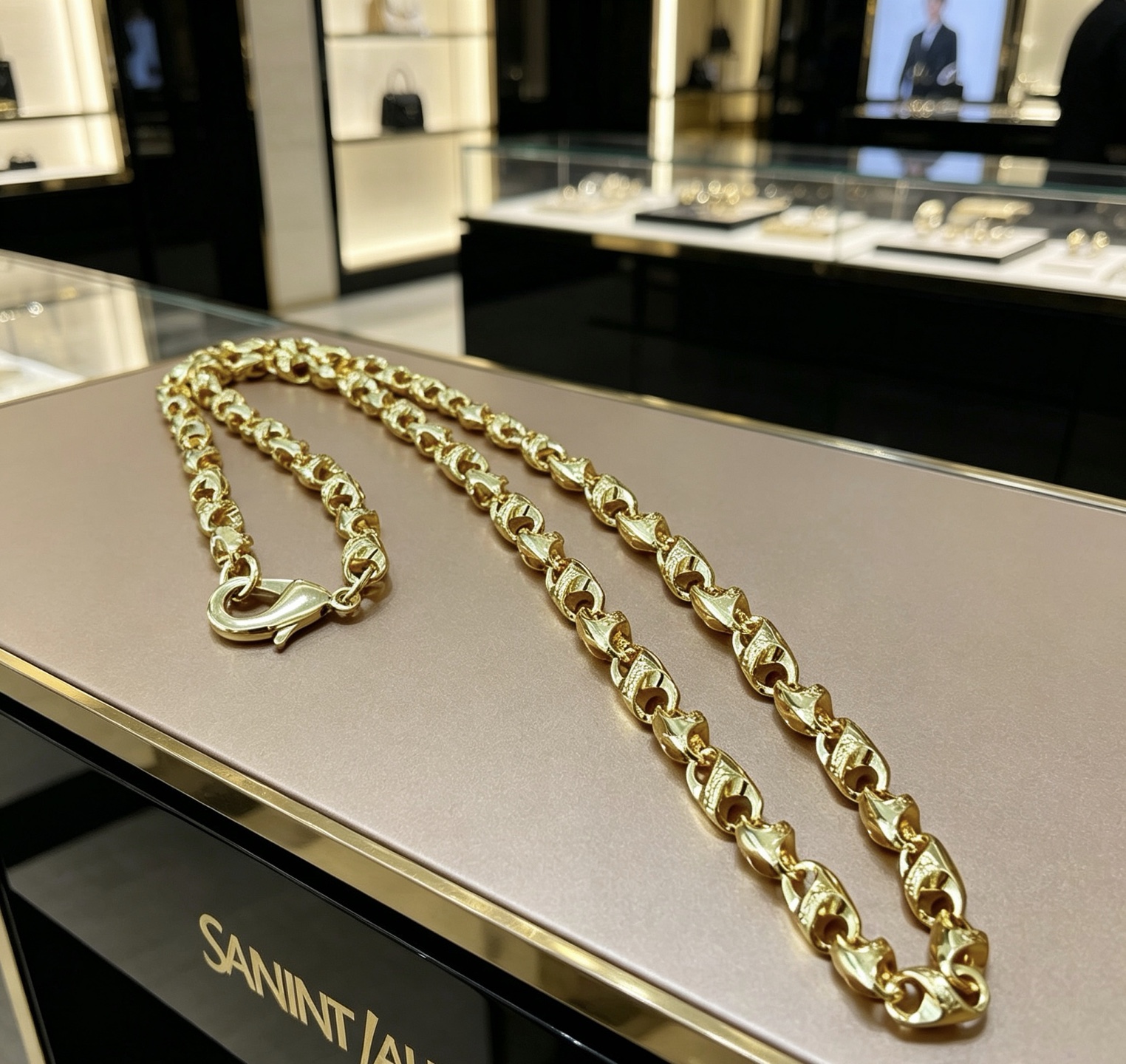 圣罗兰项链新品发布 V金材质 Yves Saint Laurent DIVAS‘ DREAM 系列 品相