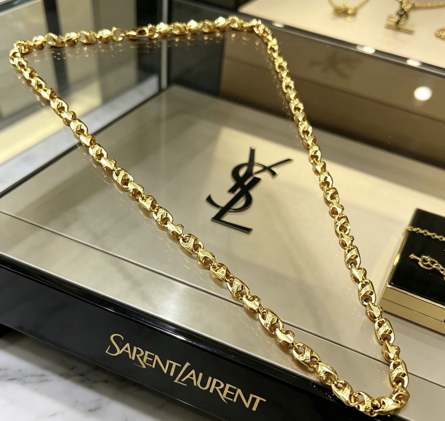 圣罗兰项链新品发布 V金材质 Yves Saint Laurent DIVAS‘ DREAM 系列 品相