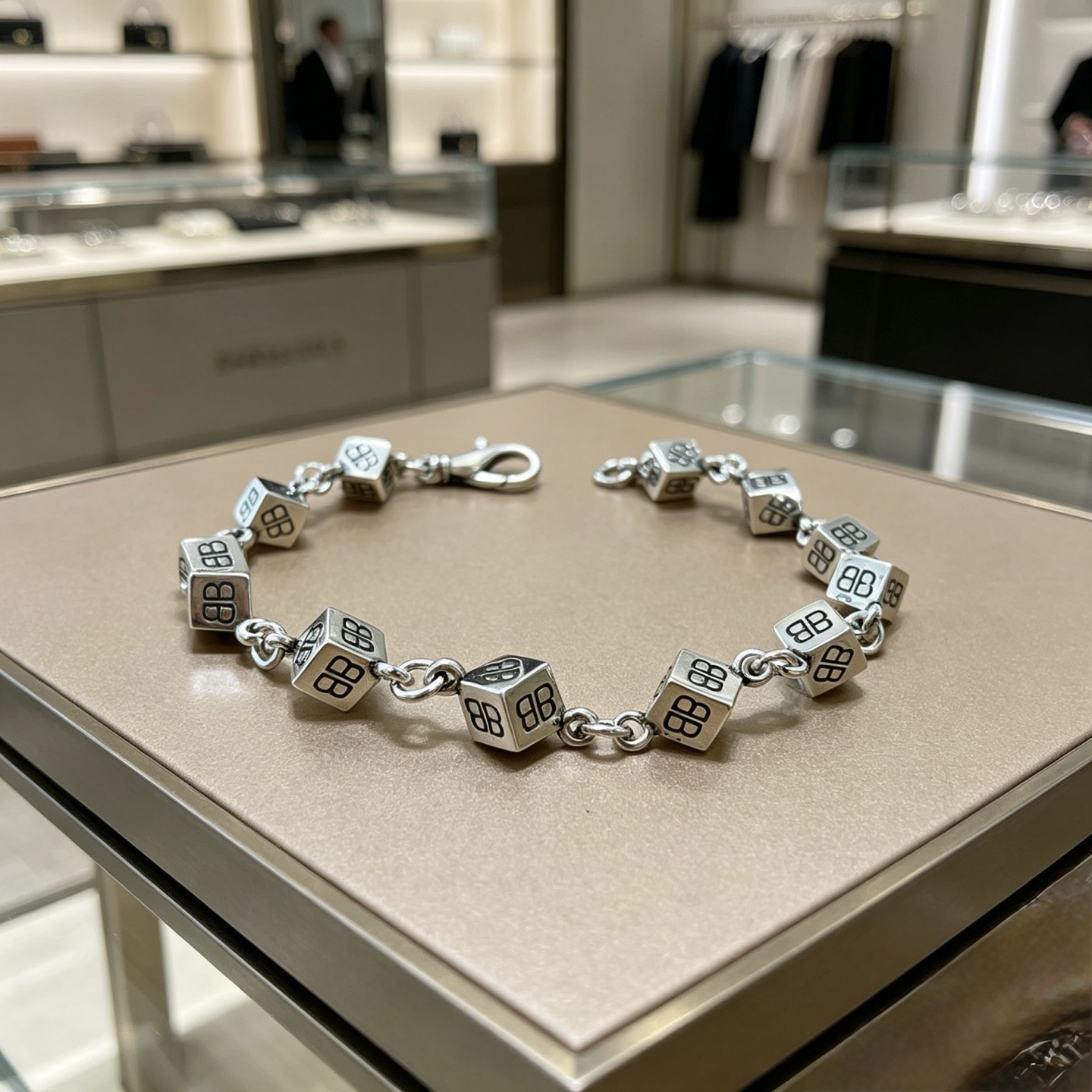 NO:862784,Batch. Original new product Balenciaga Balenciaga Bracelet Counter Same Balenciaga Bracelet Men's hot model shipped Unique design avant-garde A must-have for men and women!  Size 16-25cm, fine jewelry, balenciaga, balenciaga, bracelet19860909批. 原单货新品 巴黎世家 Balenciaga手链专柜一致巴黎世家手链 男士火爆款出货 设计独特 前卫 男女必备！码数16-25cm,饰品精品,balenciaga,balenciaga,bracelet,Jewelry