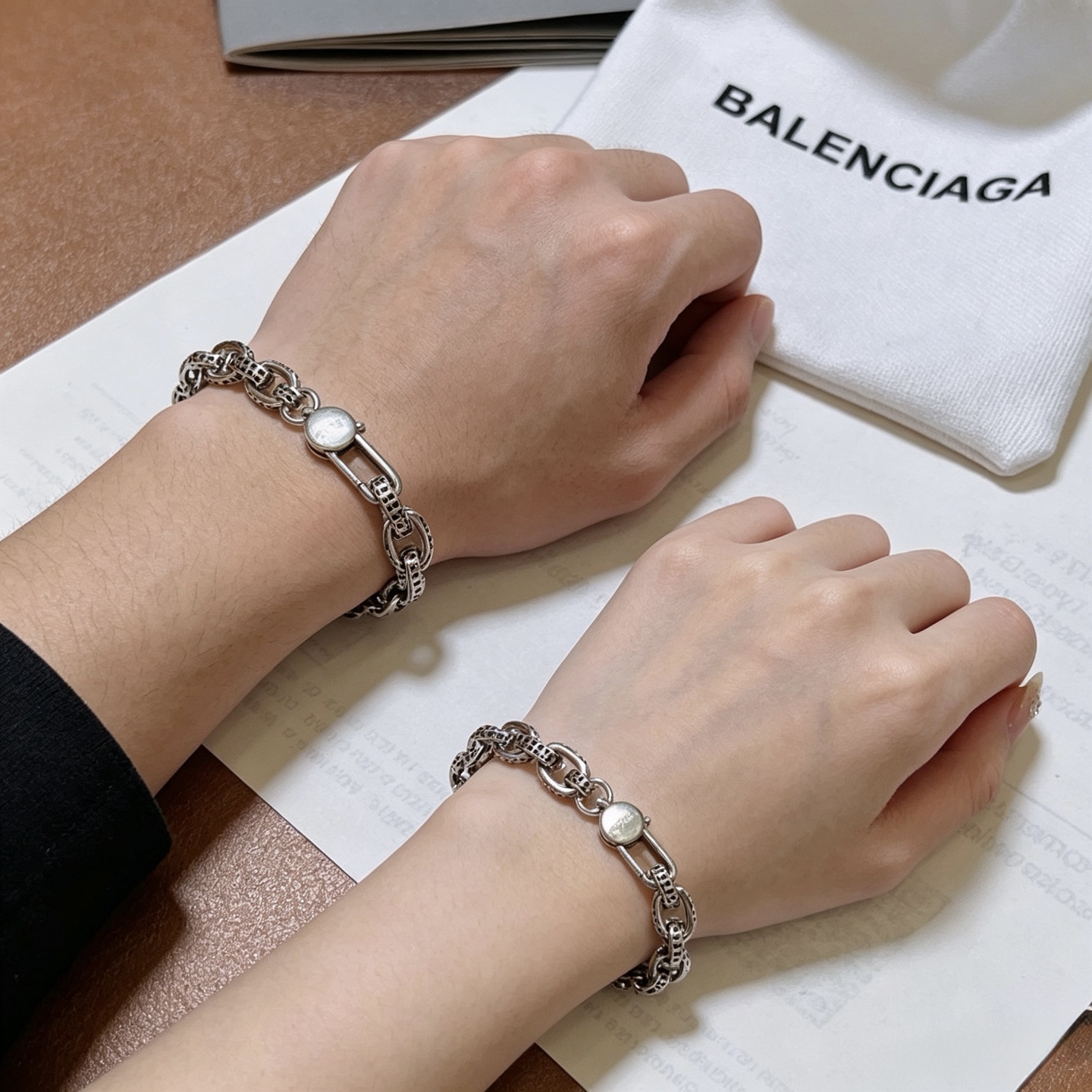 原单货🔹🔹新品 巴黎世家 Balenciaga手链🔹专柜一致巴黎世家手链 男士火爆款出货 设计独特 前卫