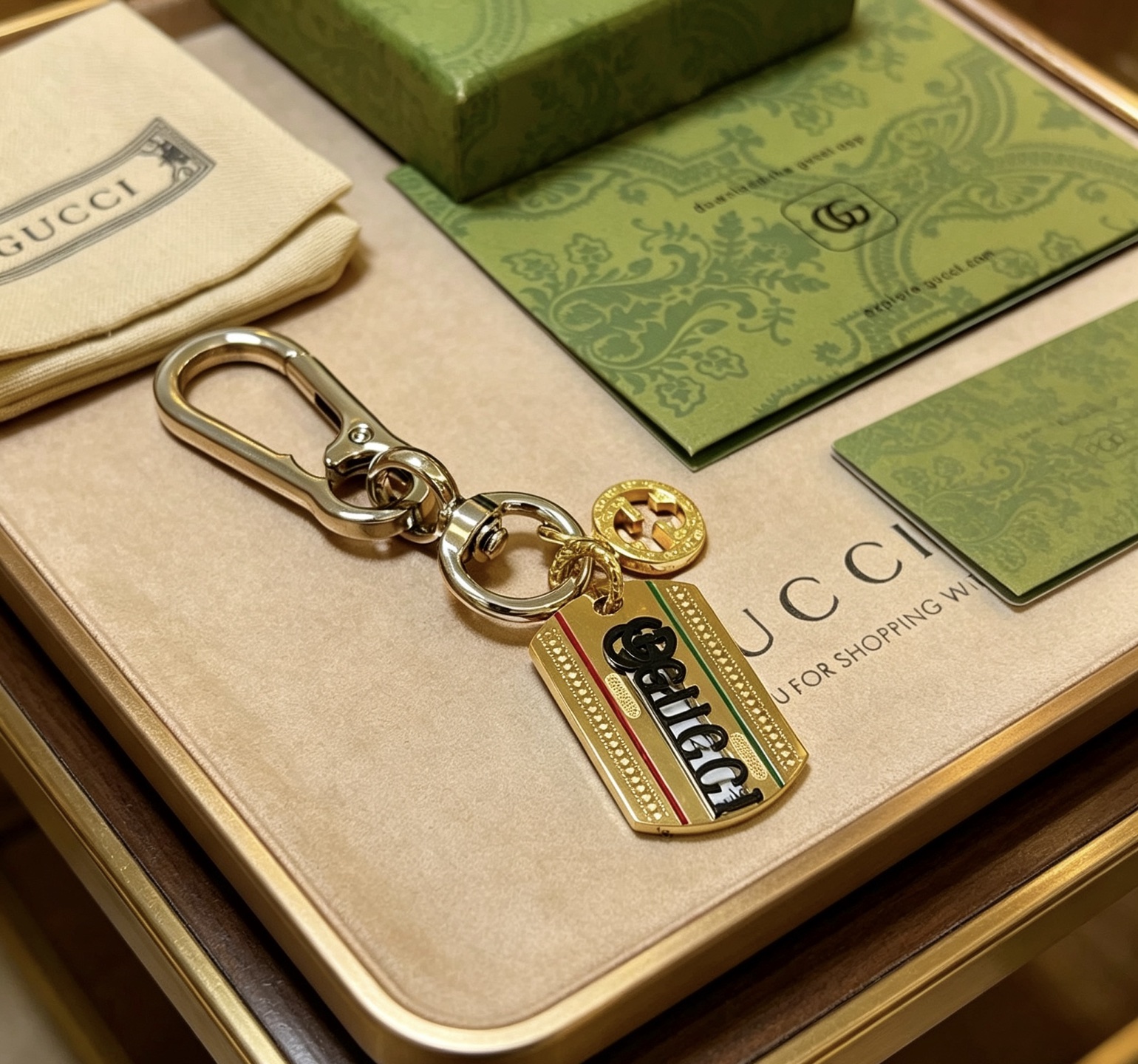 NO:862228,Batch of new product releases Gucci keychains Gucci bag buckles The latest bag charms are of higher quality Stars have the same style Anger Forest series Double G classic models co-branded design concept keychain series The details are distressed and not available in the market Glossy version This one has been out The best-selling model in Gucci Very good match with trendy backpacks, jewelry boutiques, gucci, backpacks, keychain19860909批新品发布 古驰钥匙扣 古驰包包扣 最新款包包挂饰档次更高明星同款Anger Forest系列双G经典款联名设计理念钥匙扣系列 细节对版做旧处理 非市面亮面版型 这款一直在出 古驰里面热卖款 非常好搭配潮流背包,饰品精品,gucci,backpacks,keychain,Jewelry