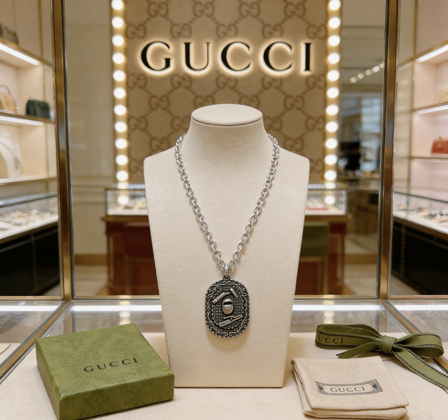 NO:862342,Batch, it’s so handsome. Gucci necklace 2026 latest chain has a higher grade. The same classic model for celebrities. Anger Forest series double G Gucci necklace. The details are distressed. The shiny version is not available in the market. This one has been out. It is a best-selling model in Gucci. It is very good to match trendy clothes, fine jewelry, gucci, necklace.19860909批 太帅啦 古驰项链2026最新款链条档次更高明星同款经典款Anger Forest系列双G古驰项链 细节对版做旧处理 非市面亮面版型 这款一直在出 古驰里面热卖款 非常好搭配潮流衣服,饰品精品,gucci,necklace,Jewelry