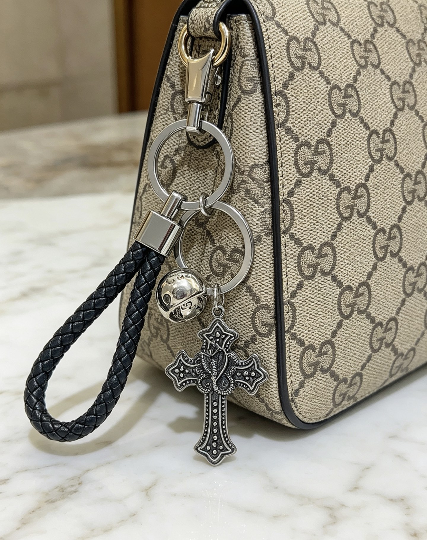 NO:862357,Batch of new product releases Gucci keychains Gucci bag buckles The latest bag charms are of higher quality Stars have the same style Anger Forest series Double G classic models co-branded design concept keychain series The details are distressed and not available in the market Glossy version This one has been out The best-selling model in Gucci Very good match with trendy backpacks, jewelry boutiques, gucci, backpacks, keychain19860909批新品发布 古驰钥匙扣 古驰包包扣 最新款包包挂饰档次更高明星同款Anger Forest系列双G经典款联名设计理念钥匙扣系列 细节对版做旧处理 非市面亮面版型 这款一直在出 古驰里面热卖款 非常好搭配潮流背包,饰品精品,gucci,backpacks,keychain,Jewelry