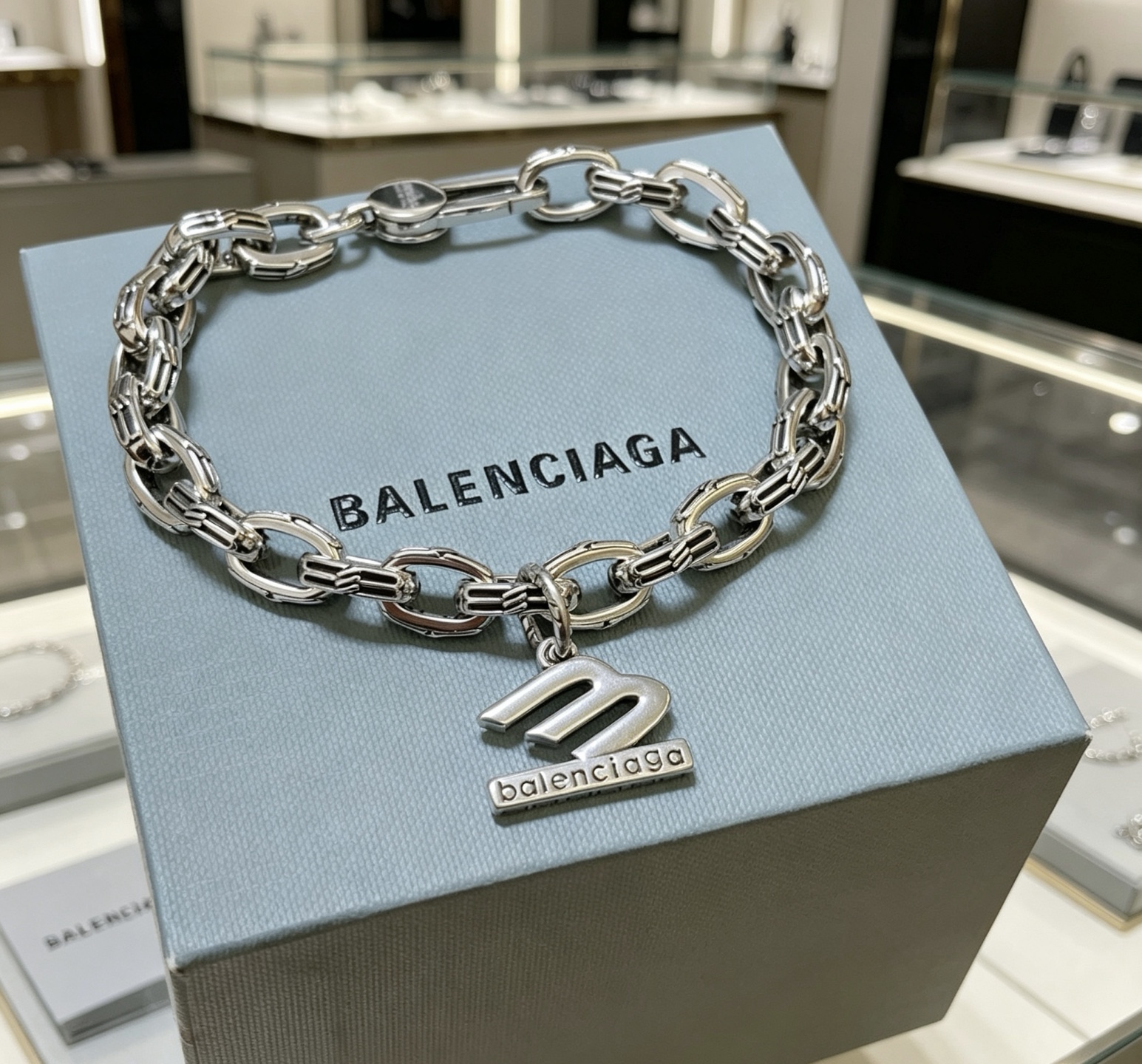 NO:862383,Batch. Original new product Balenciaga Bracelet Balenciaga Bracelet Counter Same Balenciaga Bracelet Men's hot model shipped Unique design avant-garde A must-have for men!  Size 18 20 22 24cm, fine jewelry, balenciaga, balenciaga, bracelet19860909批. 原单货新品 巴黎世家手链Balenciaga手链专柜一致巴黎世家手链 男士火爆款出货 设计独特 前卫 男士必备！码数18 20 22 24cm,饰品精品,balenciaga,balenciaga,bracelet,Jewelry