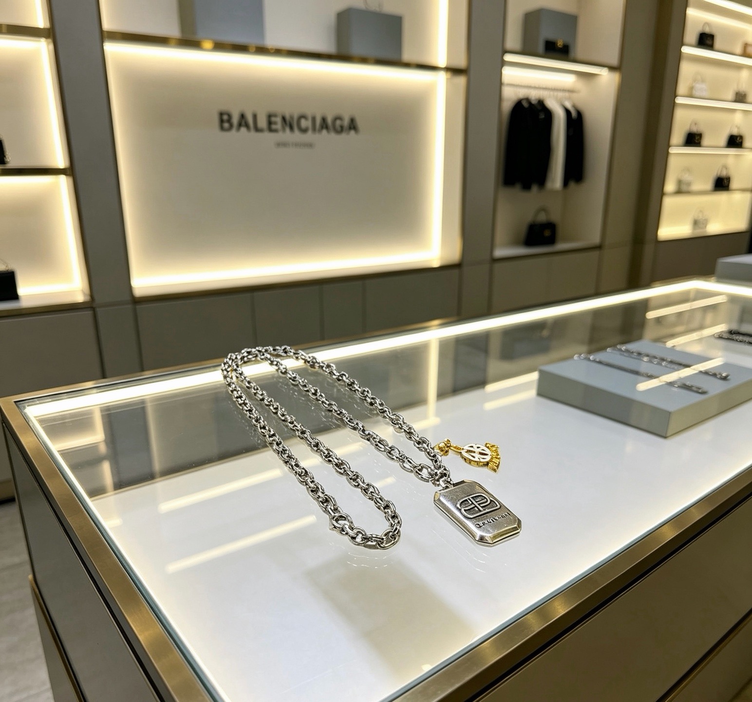 原单货🔹🔹新品 巴黎世家项链 Balenciaga 新款项链🔹专柜一致 细节做工精细 每个细节流程到位 