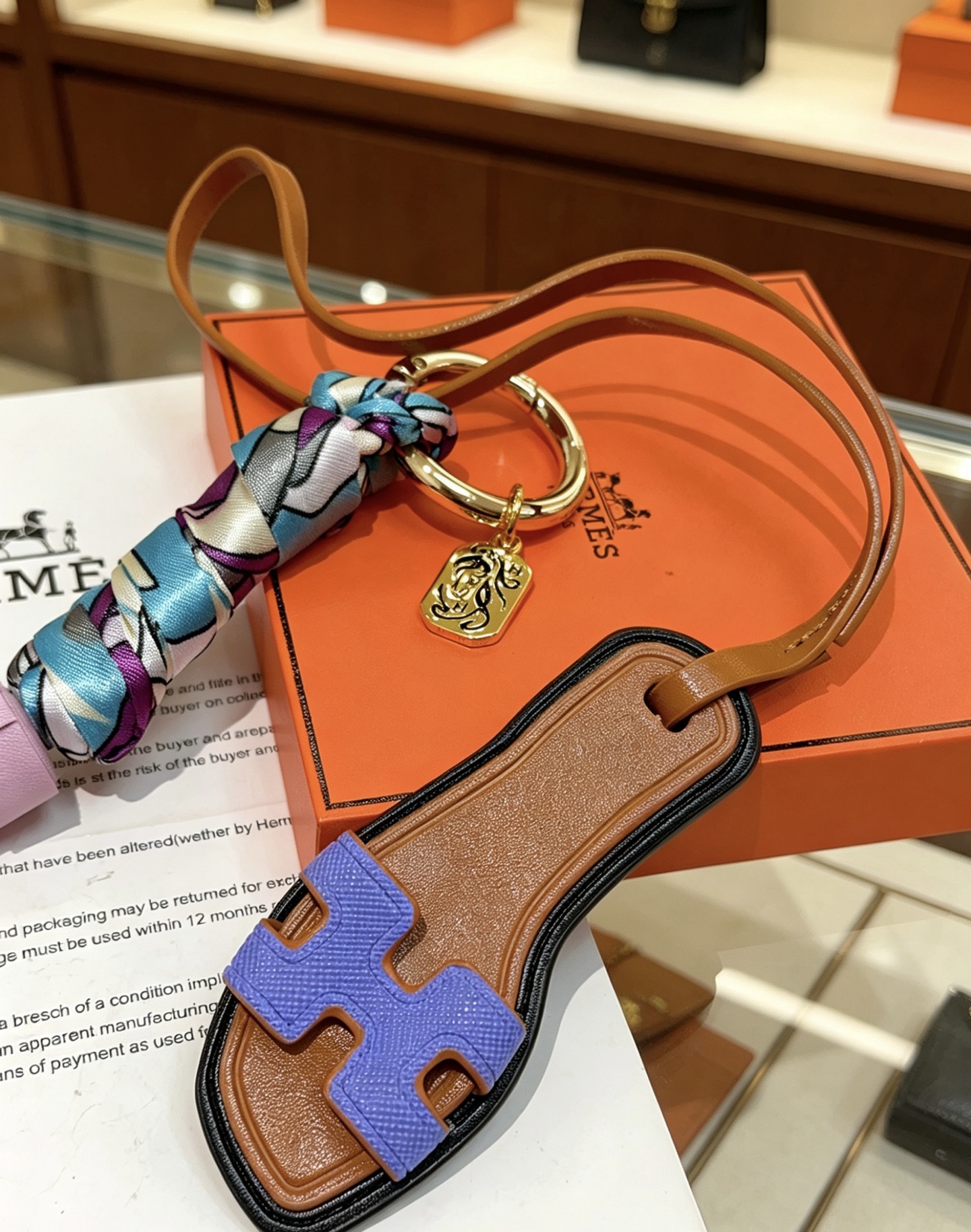 Hermes Jewelry 。NewHermesHermesKeychainKeychain 。 HermesCharmKeychain Hermes 1:1 k ， 。 Keychain — photo 6