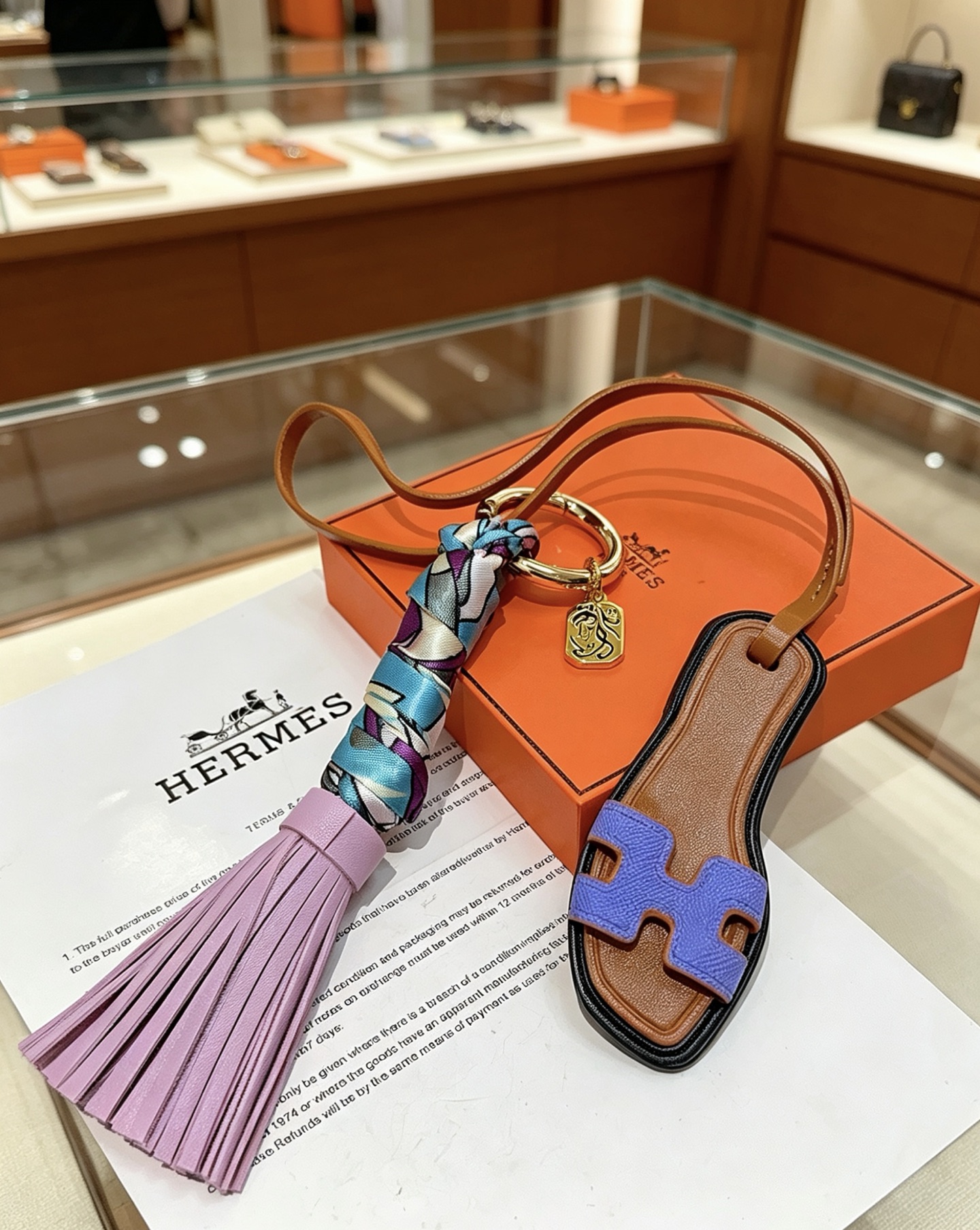 Hermes Jewelry 。NewHermesHermesKeychainKeychain 。 HermesCharmKeychain Hermes 1:1 k ， 。 Keychain — photo 3