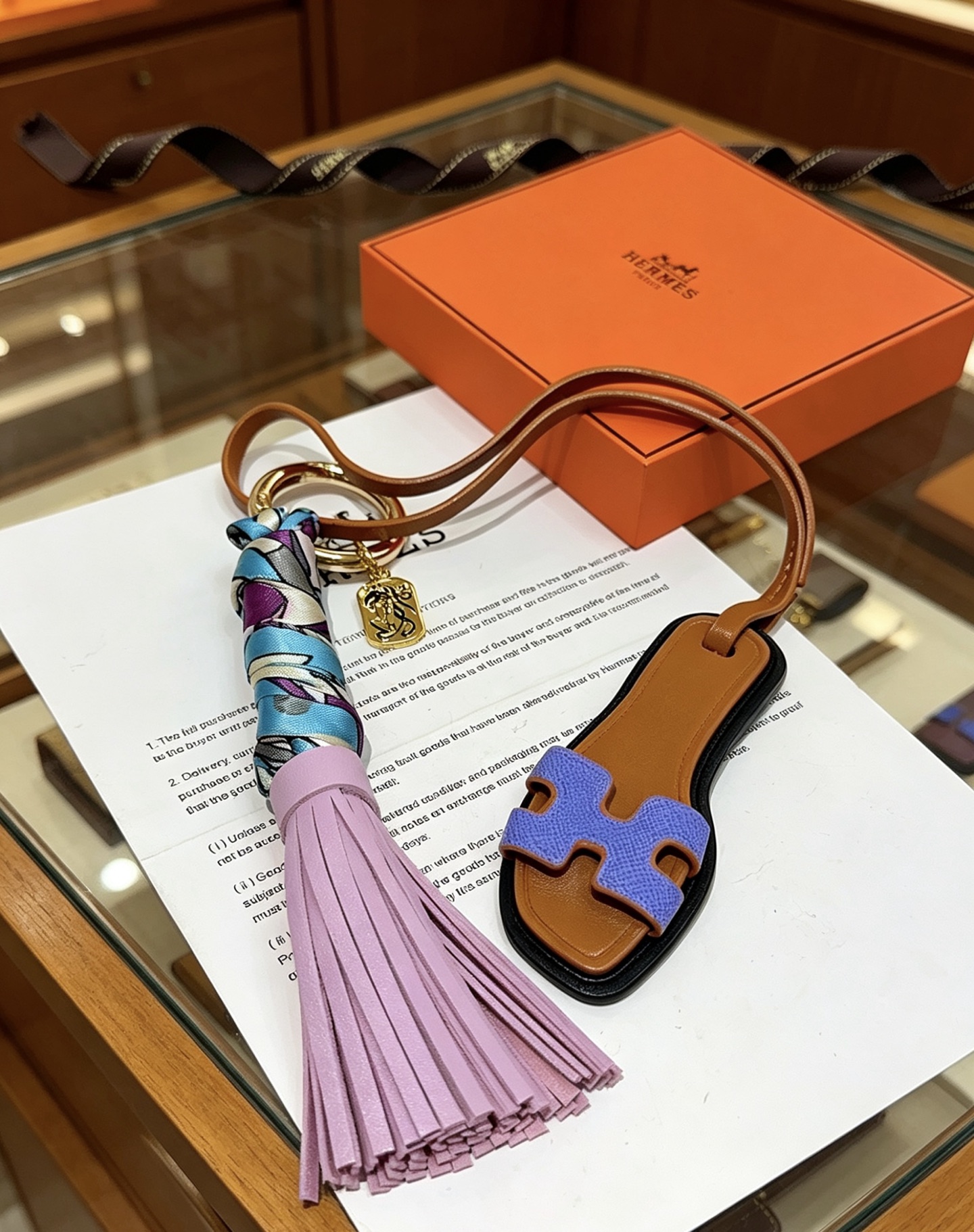 Hermes Jewelry 。NewHermesHermesKeychainKeychain 。 HermesCharmKeychain Hermes 1:1 k ， 。 Keychain — photo 7
