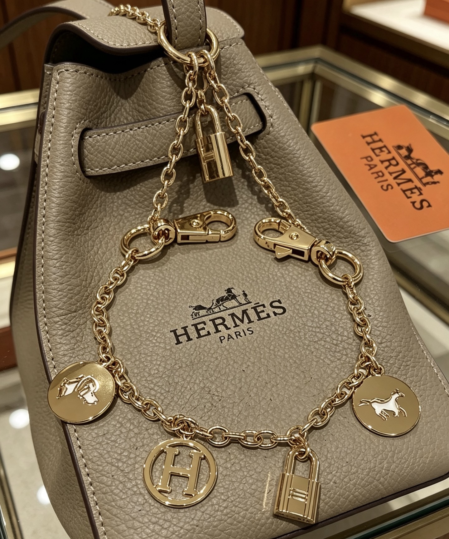 Bracelet Hermes Olga Charm Chain métal doré 18cm