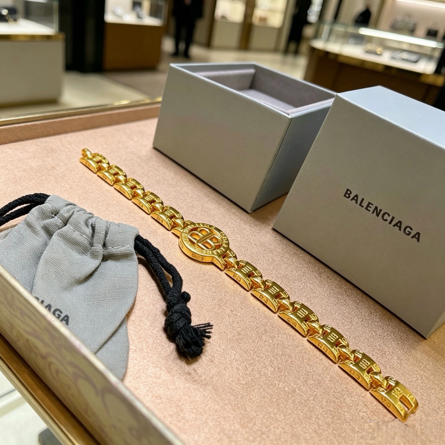 原单货🔹🔹新品 巴黎世家手链Balenciaga手链🔹专柜一致巴黎世家手链 男士火爆款出货 设计独特 前