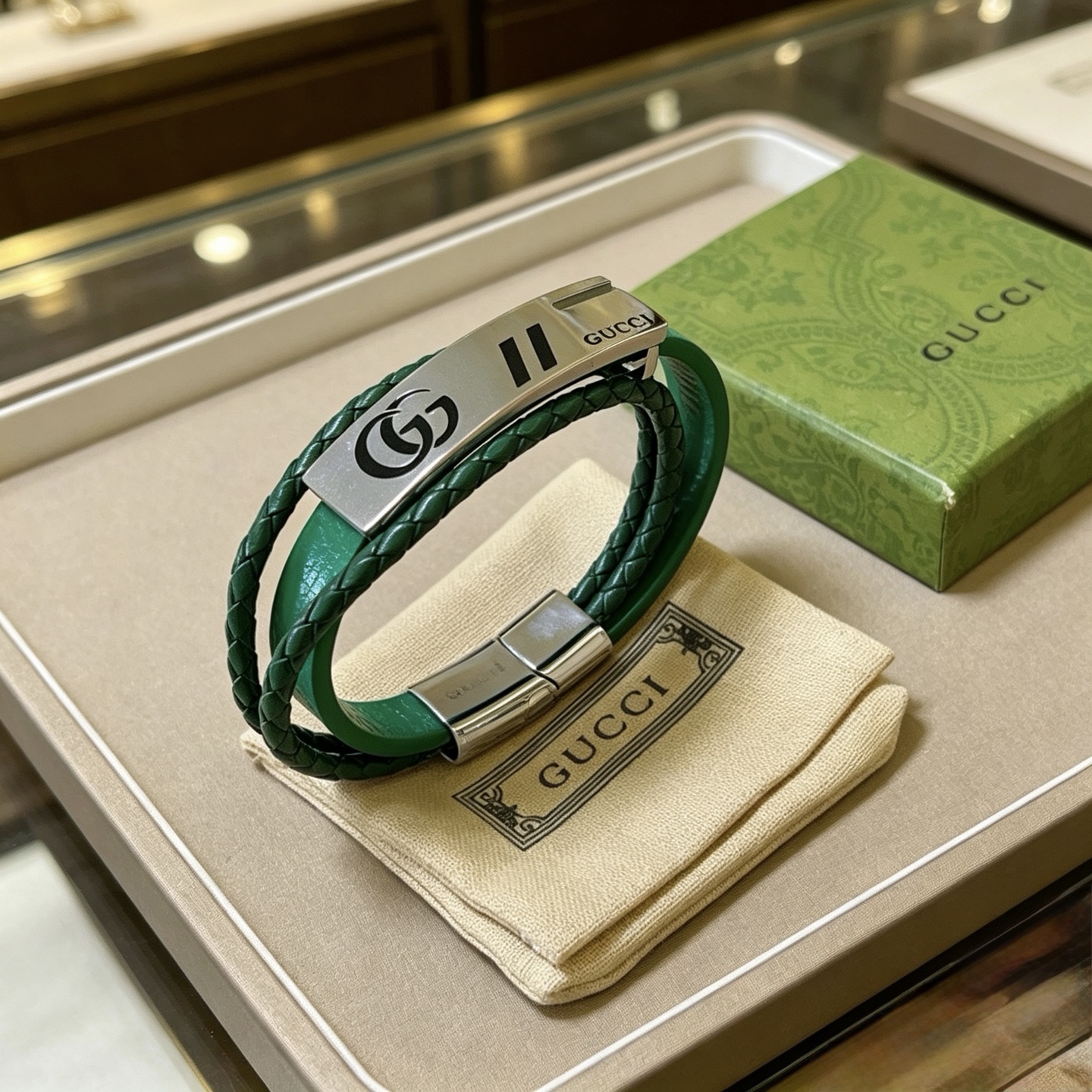 NO:864359,Batch new products for sale Gucci bracelets latest model pure handmade first-layer cowhide material with higher grade. Stars have the same Anger Forest series double G classic series retro silver bracelet bracelets. Details are distressed and not available in the market. This model has been sold in Gucci. It is a best-selling model in Gucci. It goes well with trendy clothes, fine jewelry, gucci, bracelet, cowhide.19860909批 新品发售 古驰手绳手环最新款纯手工头层牛皮材质档次更高明星同款Anger Forest系列双G经典款系列复古银手链手绳 细节对版做旧处理 非市面亮面版型 这款一直在出 古驰里面热卖款 非常好搭配潮流衣服,饰品精品,gucci,bracelet,cowhide,Jewelry