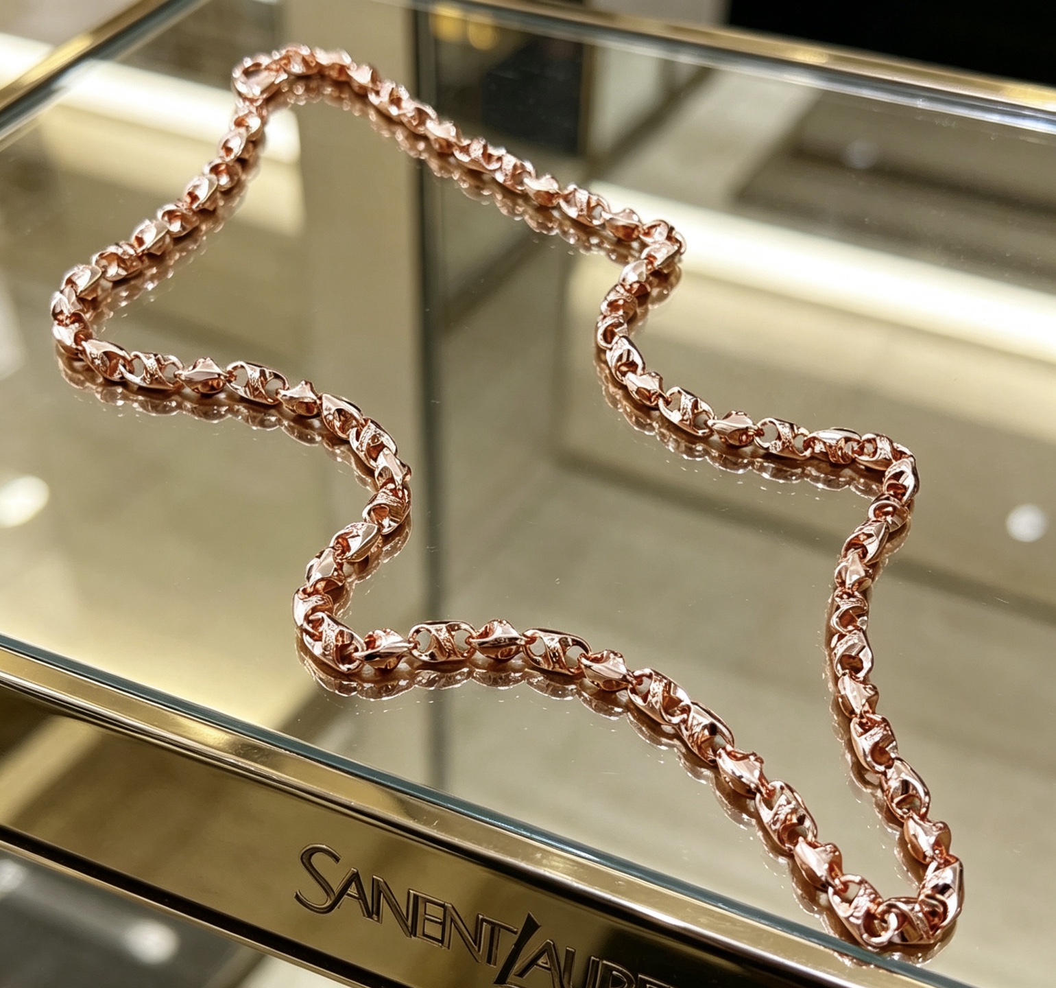 圣罗兰项链新品发布 V金材质 Yves Saint Laurent DIVAS‘ DREAM 系列 品相