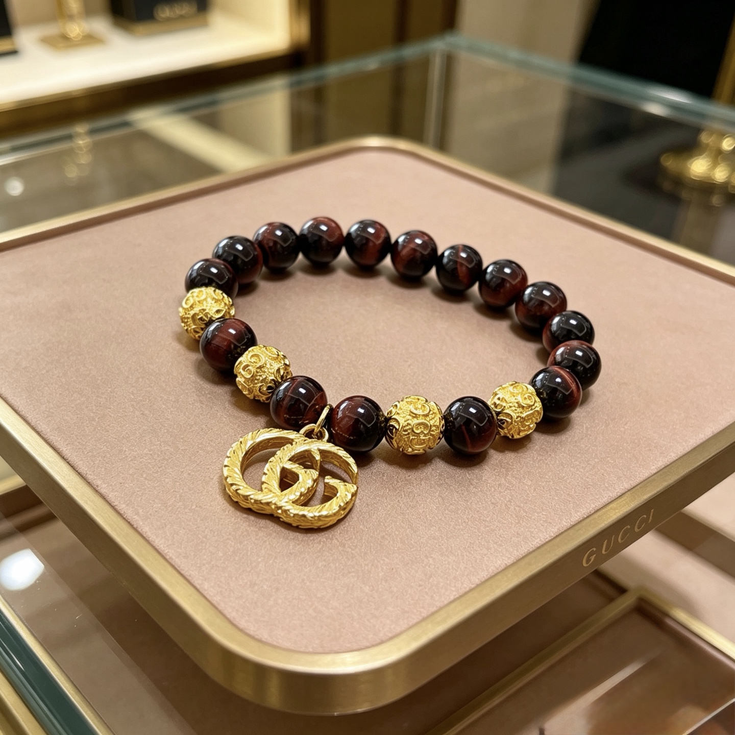新品发布𝐆𝐮𝐜𝐜𝐢古驰手链男女同款 最新款蓝虎眼石手链档次更高明星同款Anger Forest系列双g手 新品发布𝐆𝐮𝐜𝐜𝐢古驰手链男女同款 最新款蓝虎眼石手链档次更高明星同款Anger Forest系列双g手