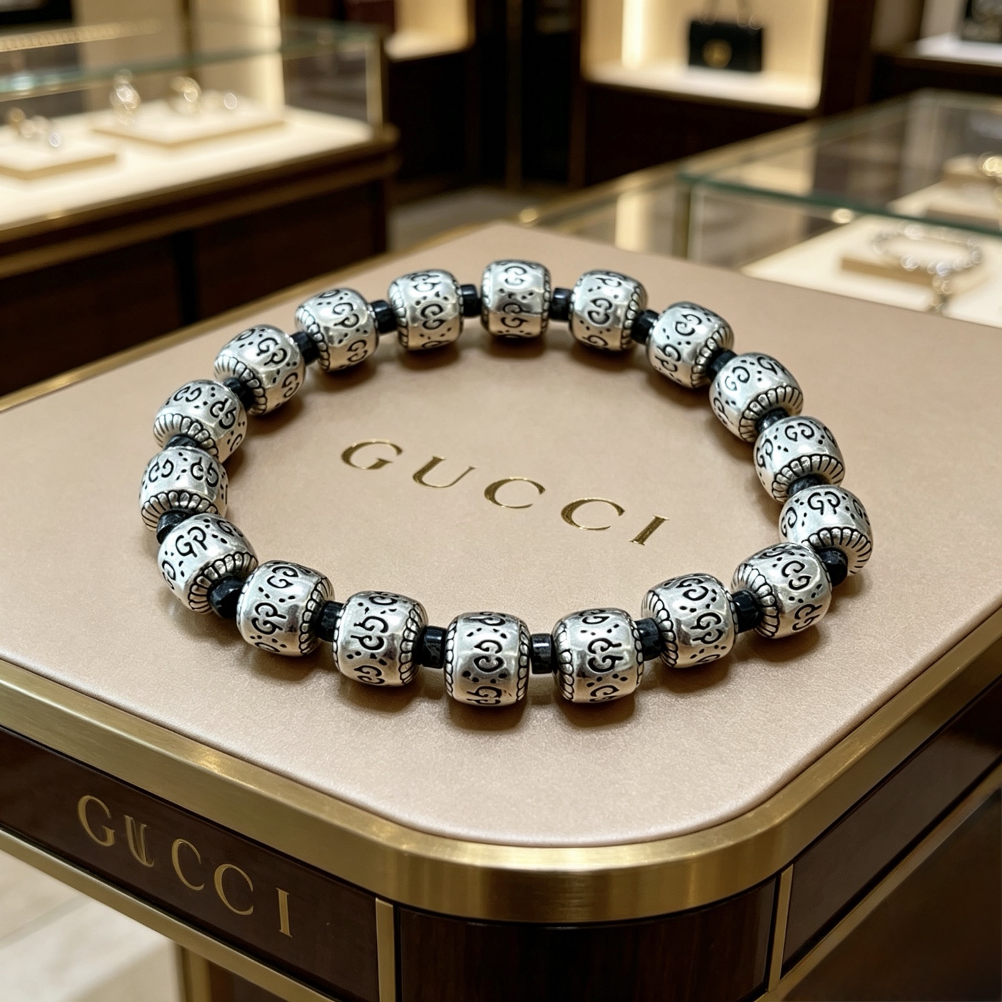 NO:864336,Batch New Product Release Gucci Bracelet Luxurious Gucci Bracelet Bracelet Crystal Same Style for Men and Women The latest full-piece beaded bracelet is of a higher grade Stars' Anger Forest Series Double G Retro Gucci Bracelet Size: 16-24 cm Details are distressed on the version Not available in the market Glossy version Not available in the market Ordinary make this one has been out Gucci's best-selling model Very good match with clothes, high-quality jewelry, gucci, bracelet19860909批 新品发布 古驰手链奢华古驰手串 手链水晶男女同款 最新款全件串珠手链档次更高明星同款Anger Forest系列双g复古古驰手链 尺寸:16-24厘米 细节对版做旧处理 非市面亮面版型 非市面普通做这款一直在出 古驰里面热卖款 非常好搭配衣服,饰品精品,gucci,bracelet,Jewelry