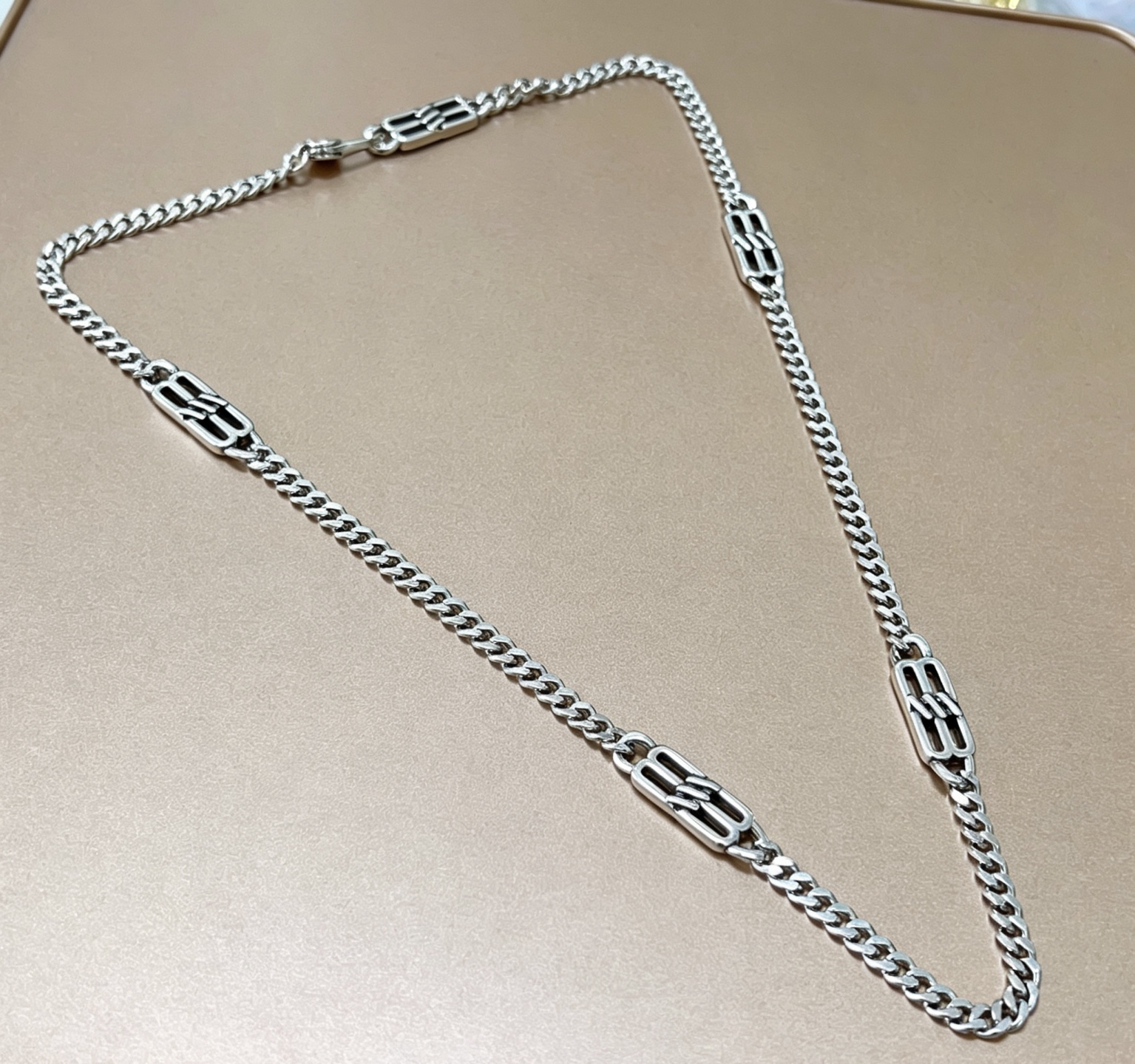 原单货🔹🔹新品 巴黎世家项链 Balenciaga 新款项链🔹专柜一致 细节做工精细 每个细节流程到位 