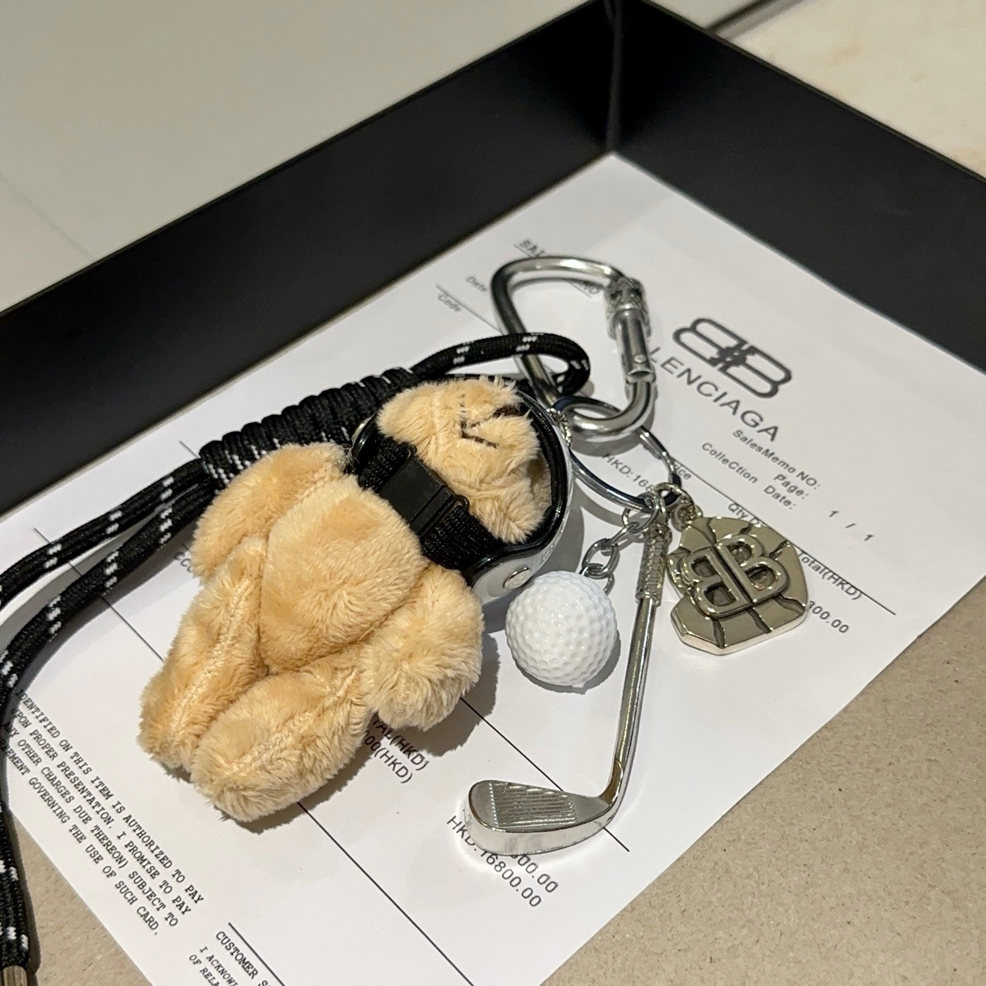 NO:864441,The first batch of new products released Balenciaga bag charm keychain Balenciaga keychain The latest bag charms are of a higher grade and are the same style as celebrities Classic co-branded design concept keychain series The details are distressed and not available in the market Glossy version This one has been on the market. The best-selling model in Balenciaga. Very good match with trendy backpacks, jewelry boutiques, balenciaga, backpacks, keychain19860909批新品发布 巴黎世家包包挂饰钥匙扣 巴黎世家钥匙扣 最新款包包挂饰档次更高明星同款 经典款联名设计理念钥匙扣系列 细节对版做旧处理 非市面亮面版型 这款一直在出 巴黎世家里面热卖款 非常好搭配潮流背包,饰品精品,balenciaga,backpacks,keychain,Jewelry