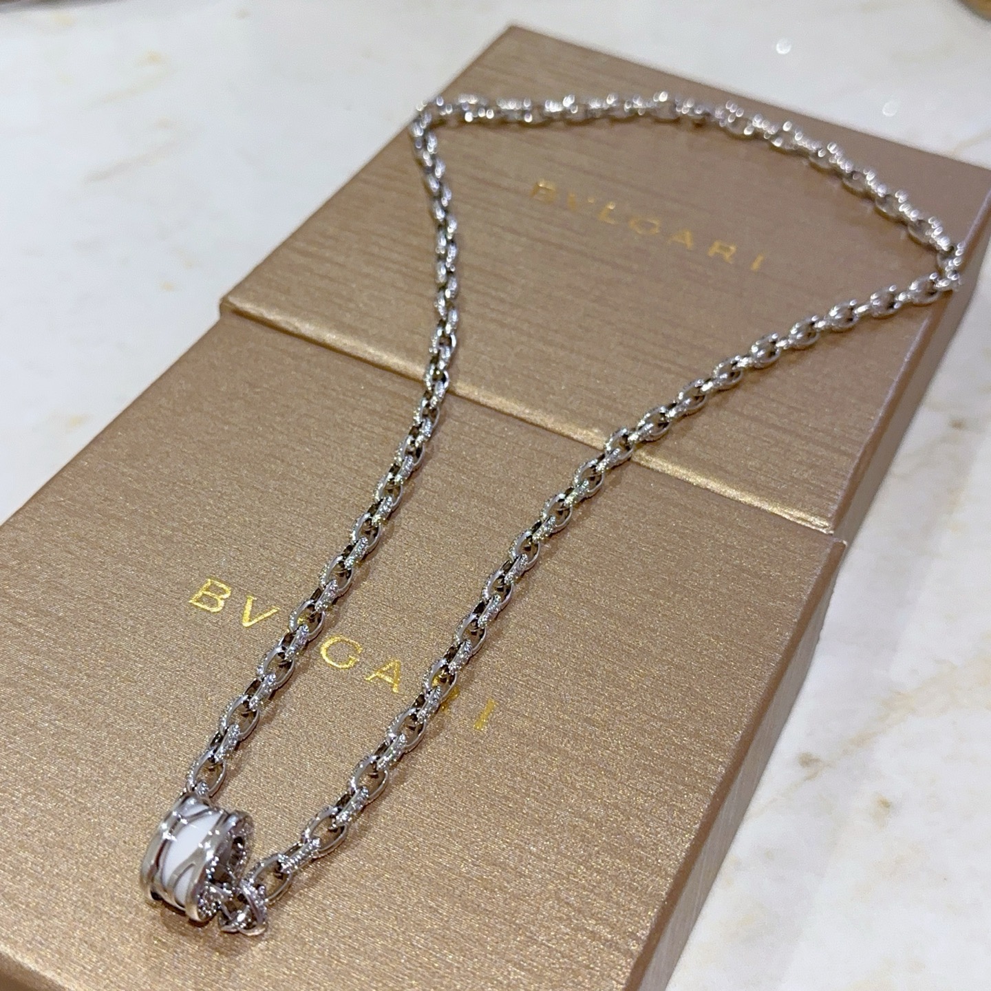 宝格丽项链V金材质。BVLGARI宝格丽 DIVAS‘ DREAM 戒环系列 品相完美，细节无敌，那种独