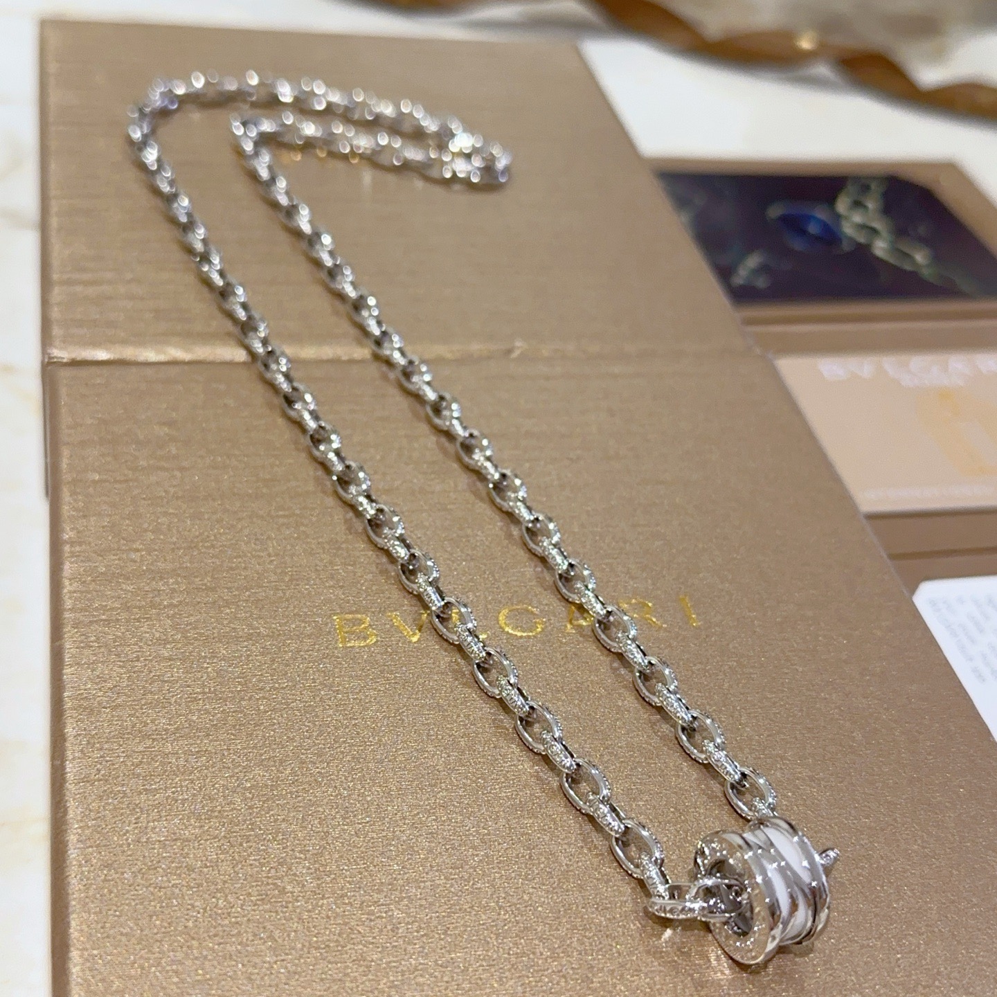 宝格丽项链V金材质。BVLGARI宝格丽 DIVAS‘ DREAM 戒环系列 品相完美，细节无敌，那种独