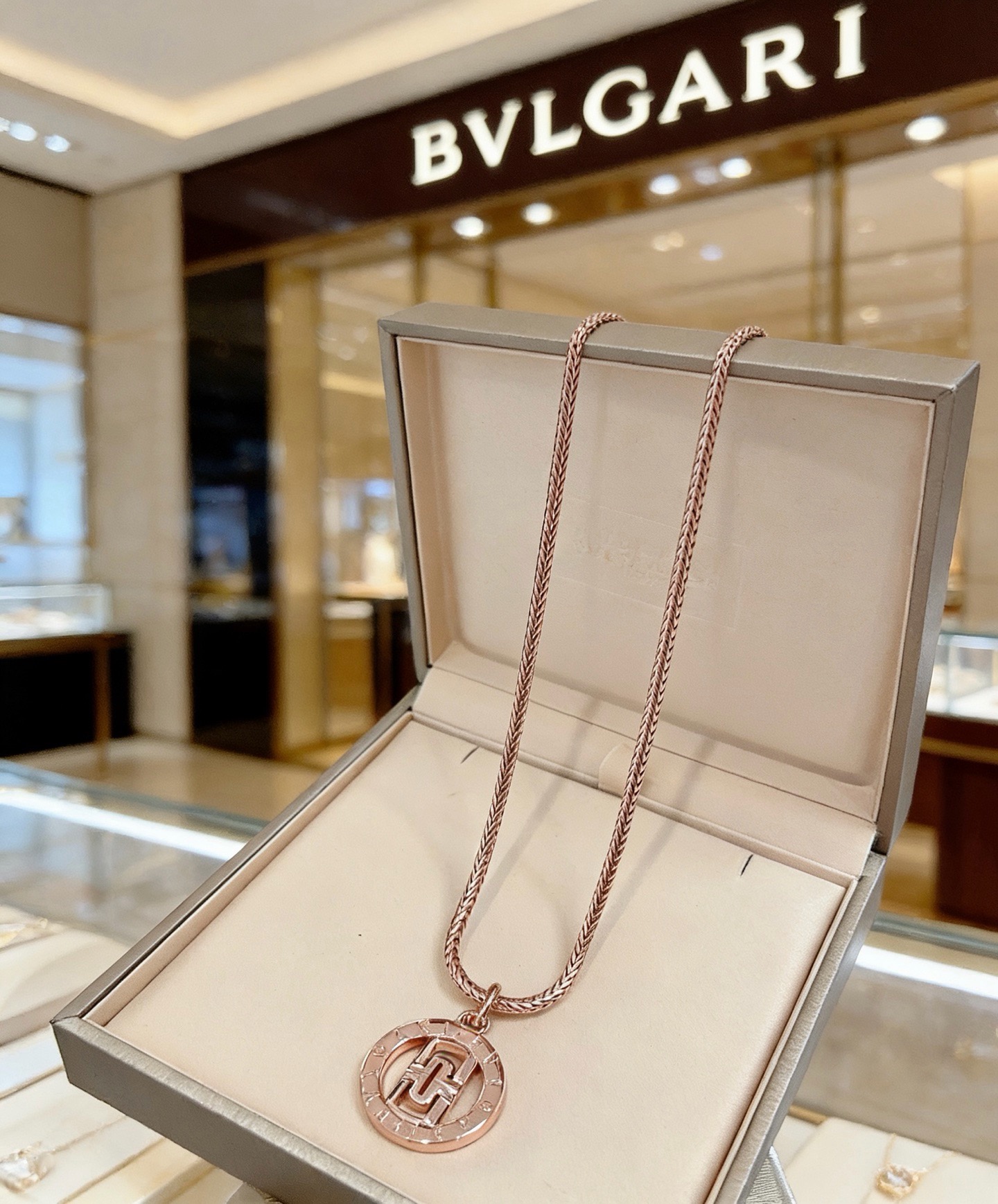 Bvlgari Haute Joaillerie Fine Jewelry Earrings Necklace Ring 4
