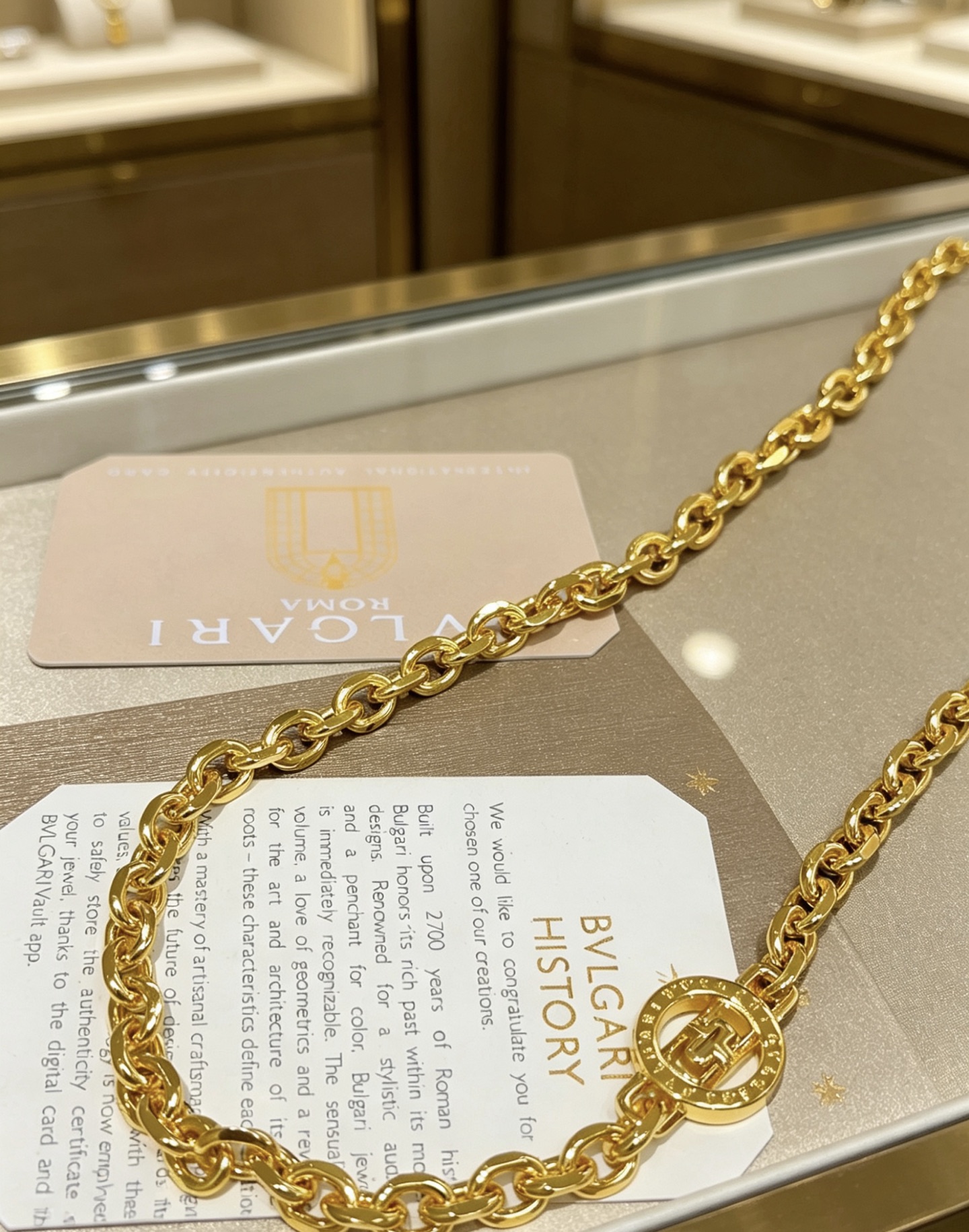 宝格丽项链V金材质 。BVLGARI宝格丽 DIVAS‘ DREAM 系列 品相完美，细节无敌，那种独特
