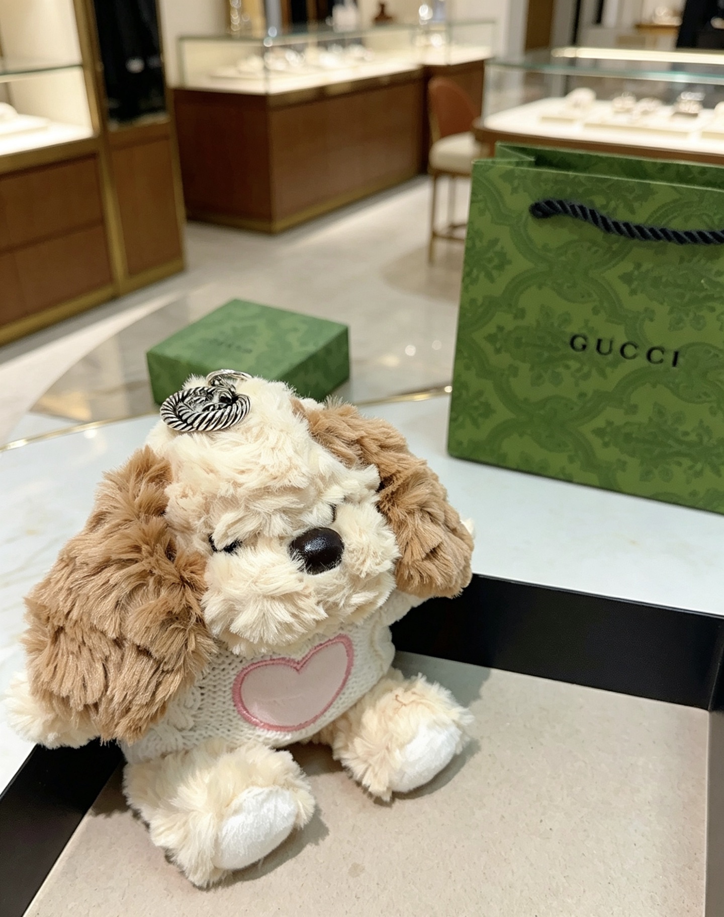 新品发布 👒𝐆𝐮𝐜𝐜𝐢古驰钥匙扣 古驰包包扣 最新款包包挂饰档次更高明星同款Anger Forest系列 新品发布 👒𝐆𝐮𝐜𝐜𝐢古驰钥匙扣 古驰包包扣 最新款包包挂饰档次更高明星同款Anger Forest系列